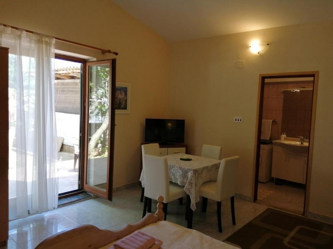 Studio flat with terrace Medulin (AS-24398-a)