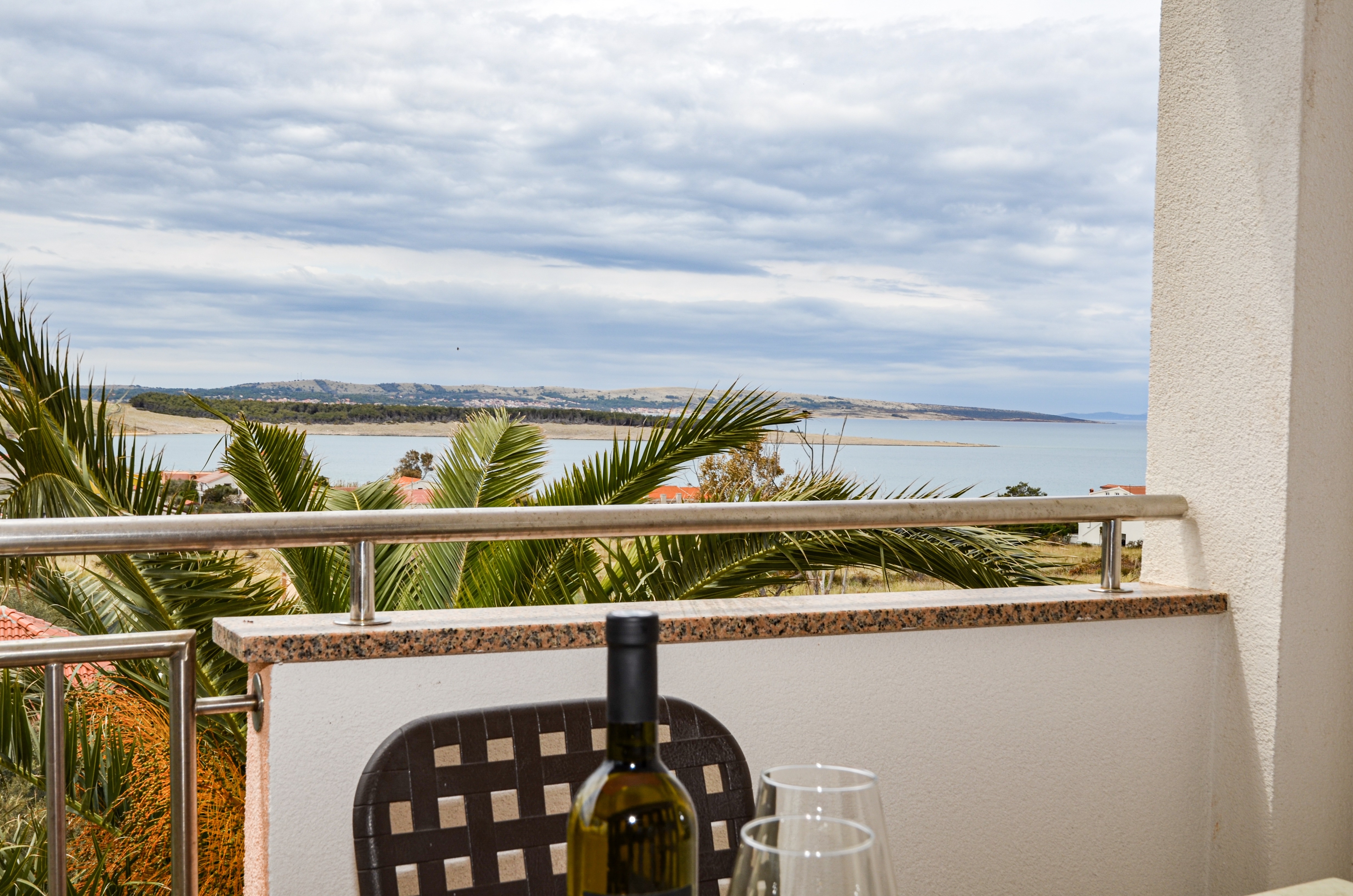 Two bedroom apartment with terrace and sea view Povljana, Pag  A-a
