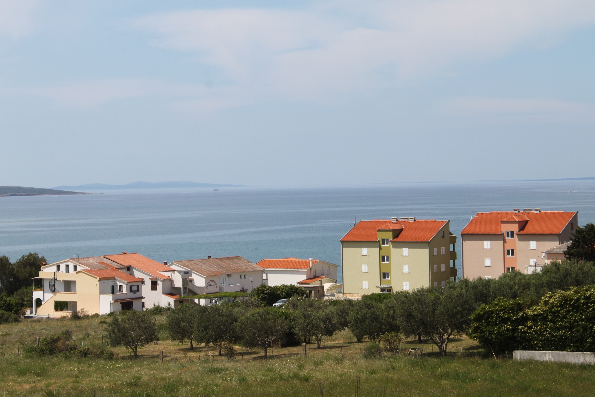 Two bedroom apartment with terrace and sea view Povljana, Pag  A-b