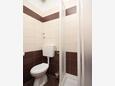 Povljana, Bathroom in the studio-apartment, (pet friendly) and WiFi.