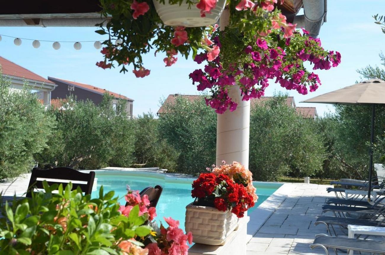 Two bedroom apartment with terrace Povljana, Pag (A-244-c)