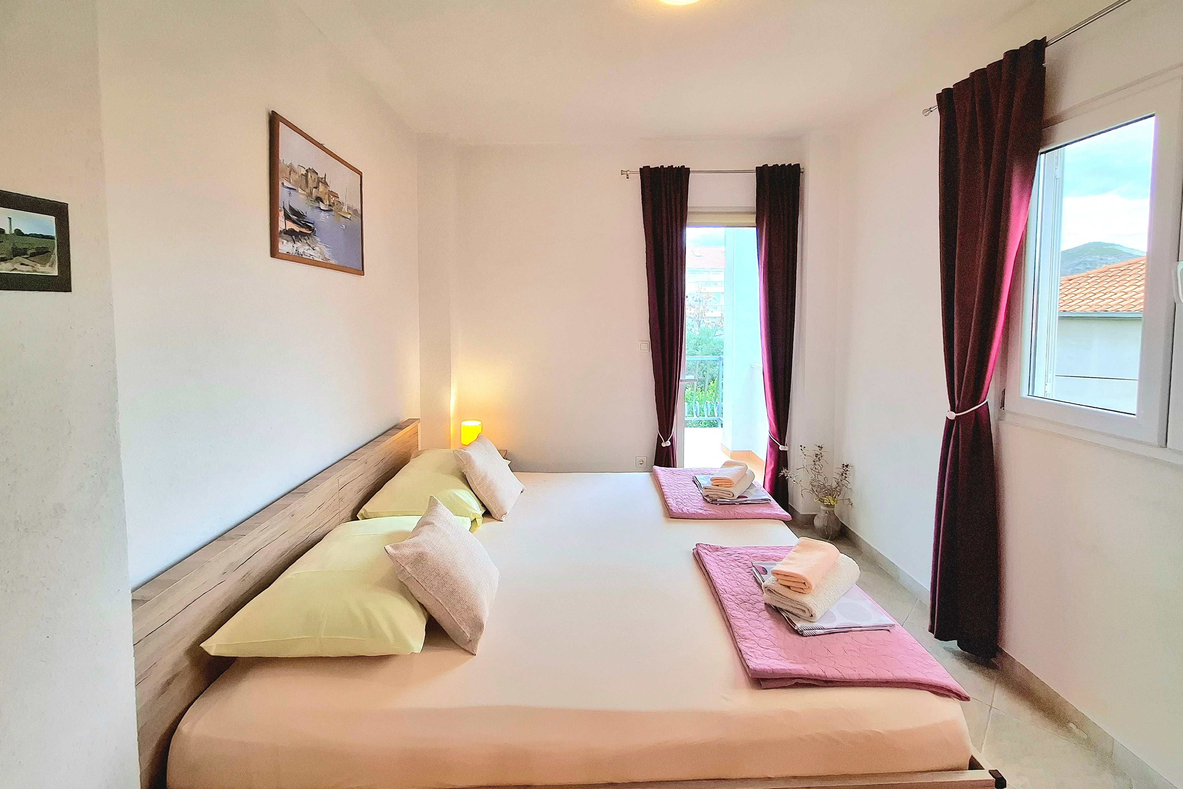 Enosobni apartma S teraso in pogledom na morje Trogir  A-a