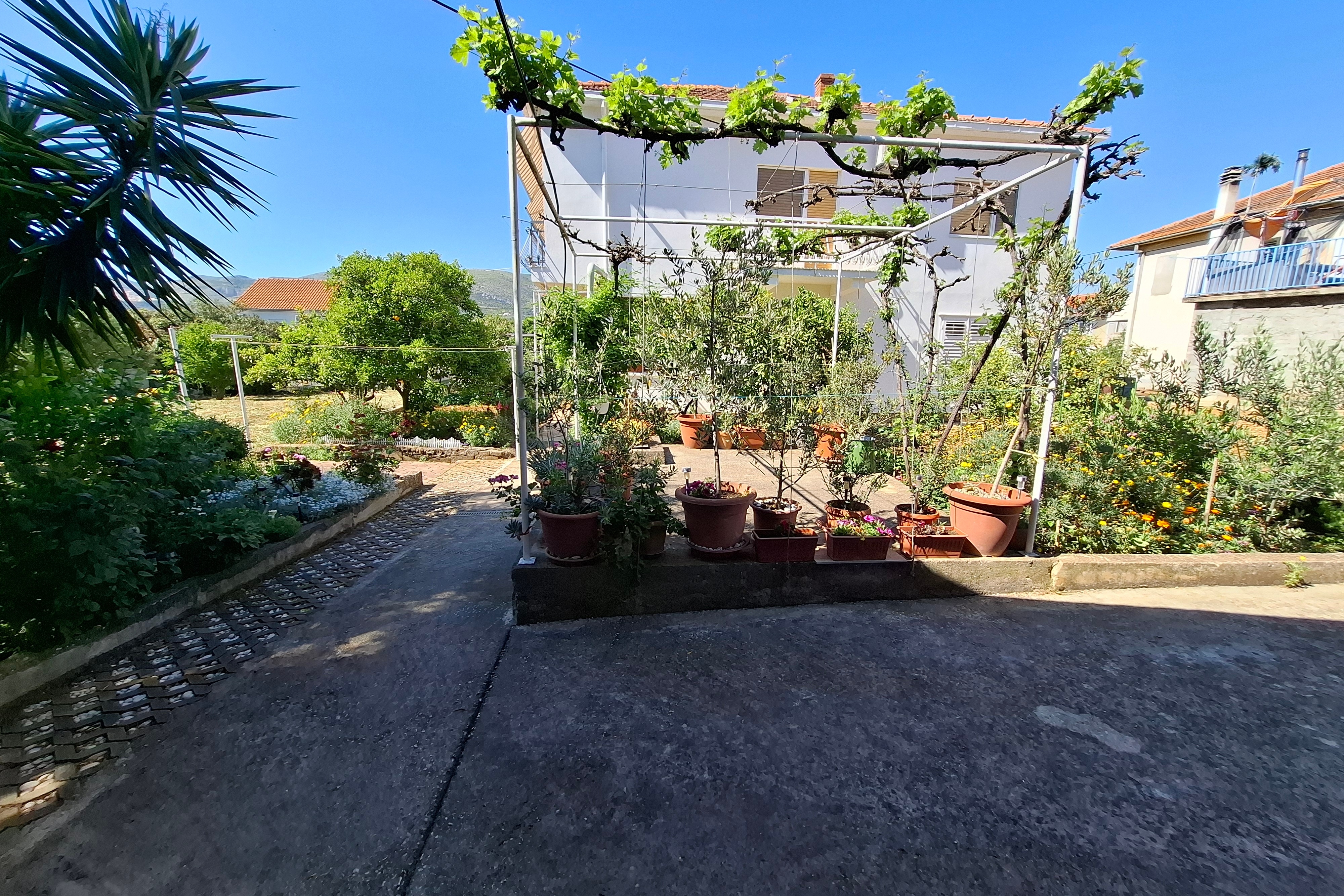 Enosobni apartma S teraso in pogledom na morje Trogir  A-a