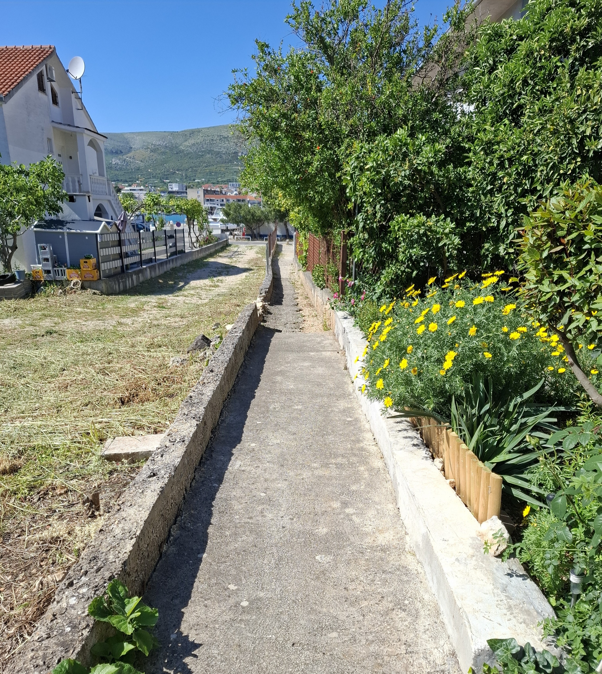 Enosobni apartma S teraso in pogledom na morje Trogir  A-a