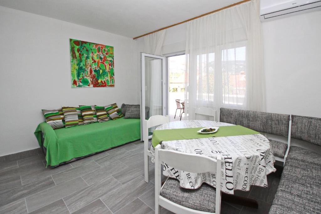 Two bedroom apartment with terrace Baška, Krk (A-24409-a)