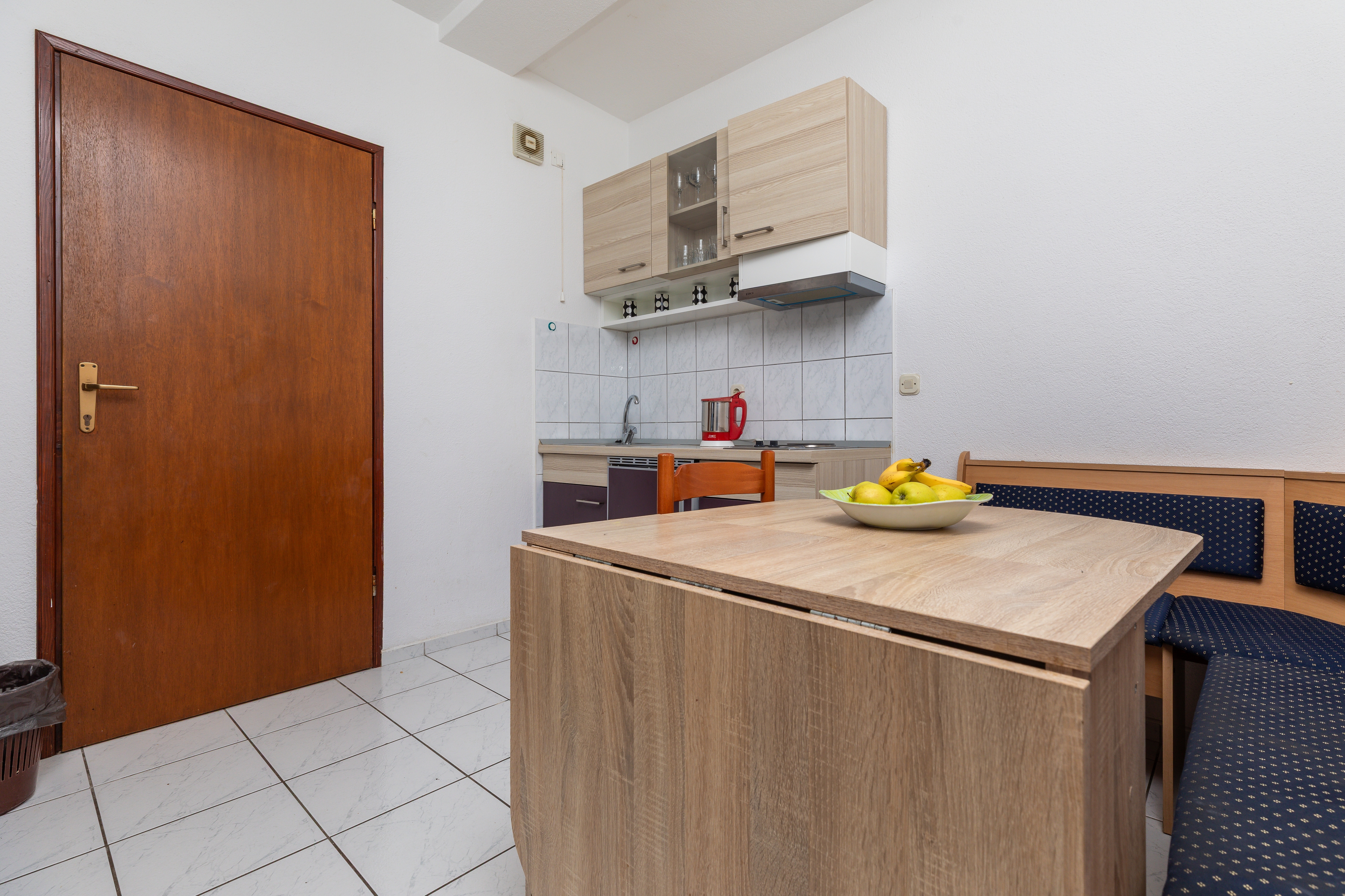 Two bedroom apartment with balcony and sea view Brela, Makarska  A-a