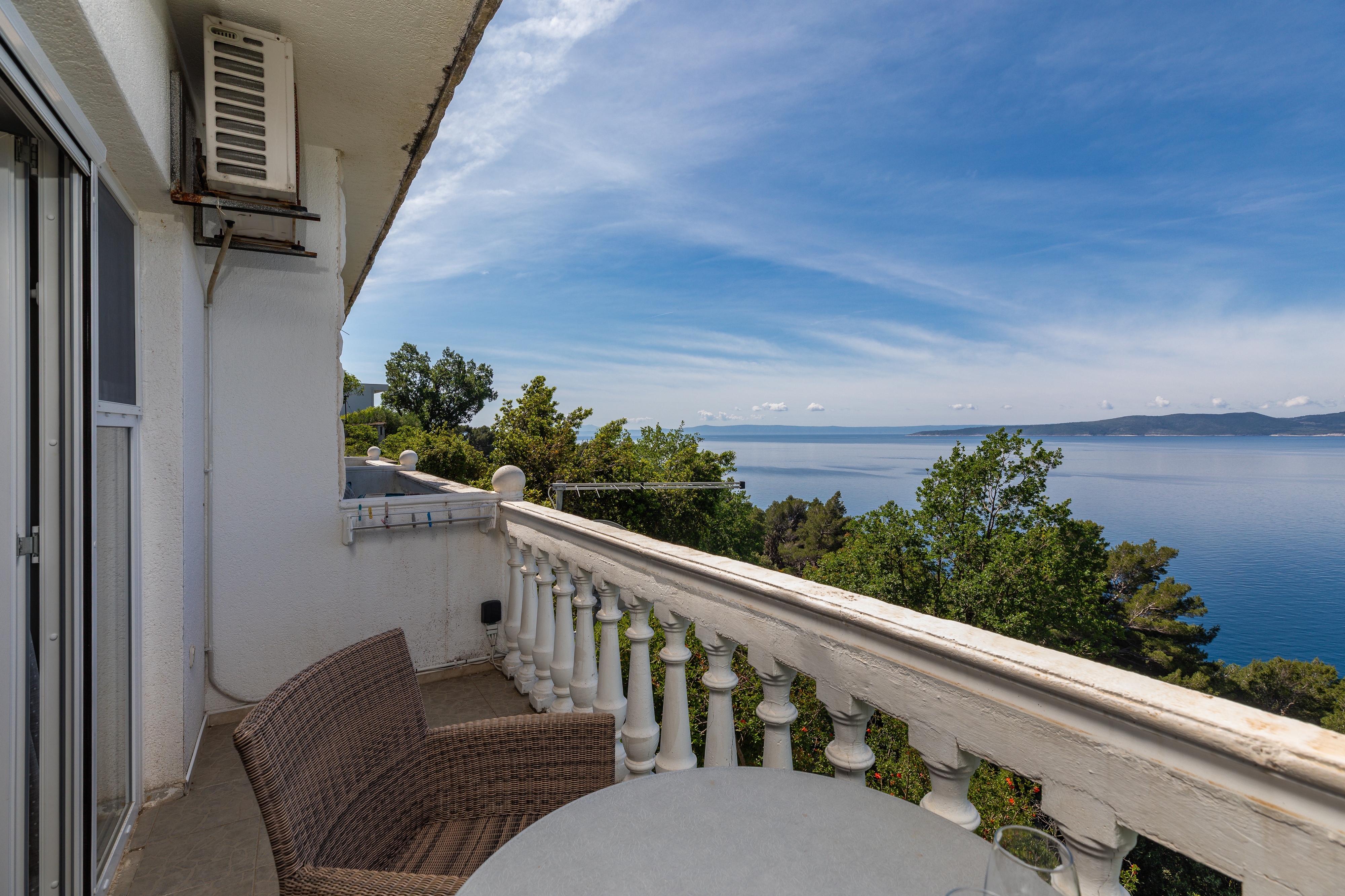 Studio flat with balcony and sea view Brela, Makarska  AS-a