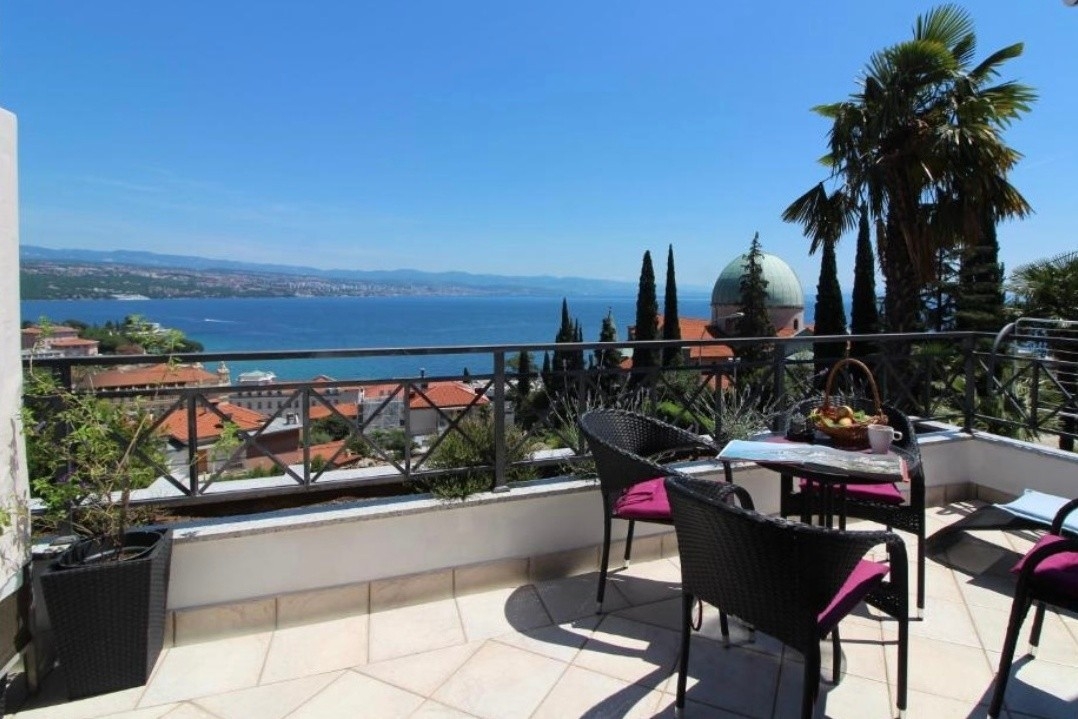 One bedroom apartment with terrace and sea view Opatija (A-24419-b) One bedroom apartment with terrace and sea view Opatija (A-24419-b)