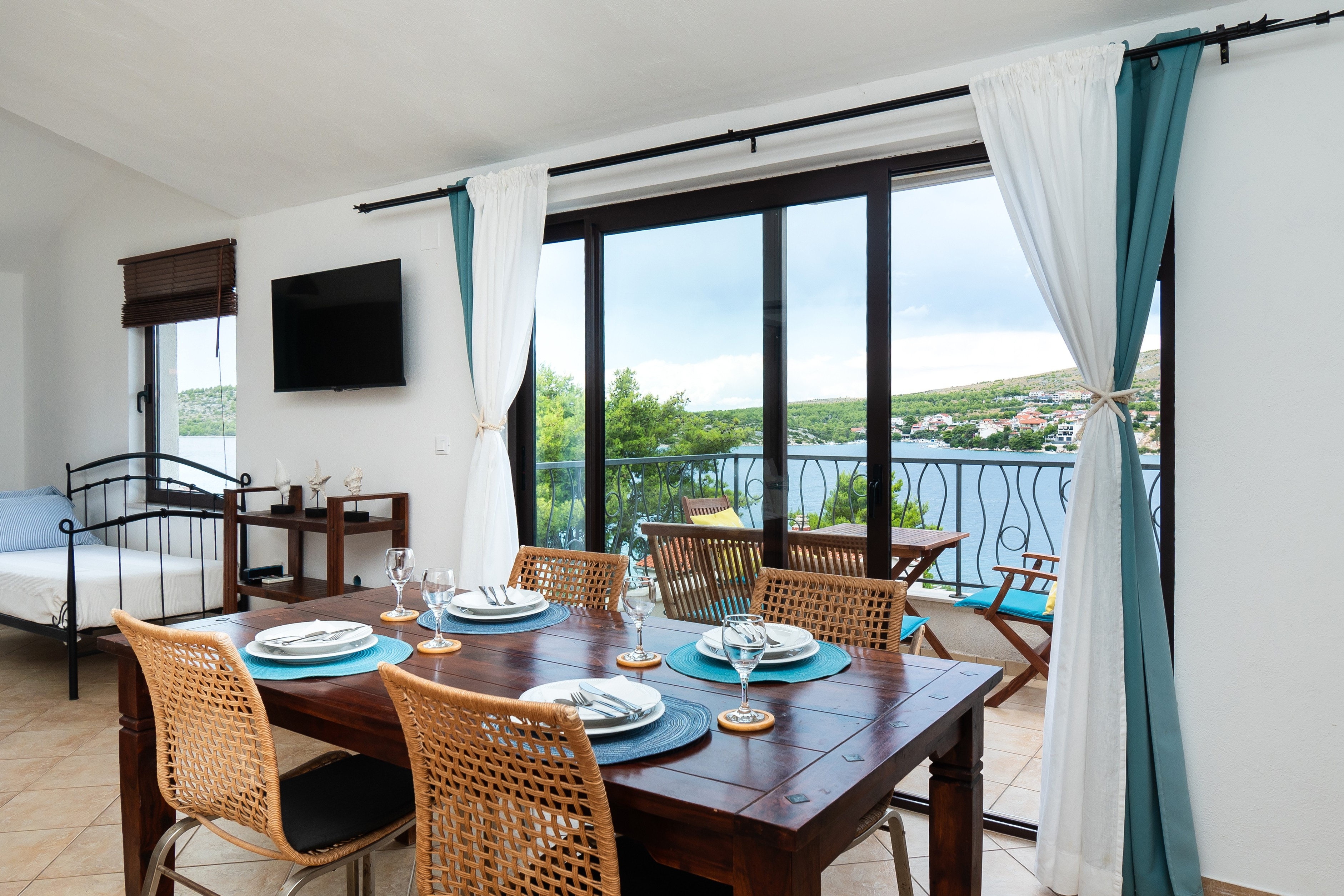 One bedroom apartment near beach Šparadići, Šibenik (A-24420-a) One bedroom apartment near beach Šparadići, Šibenik (A-24420-a)