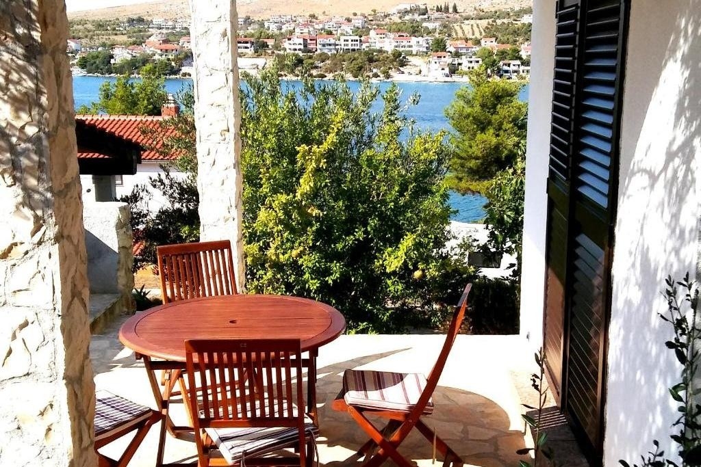 One bedroom apartment near beach Šparadići, Šibenik (A-24420-b)