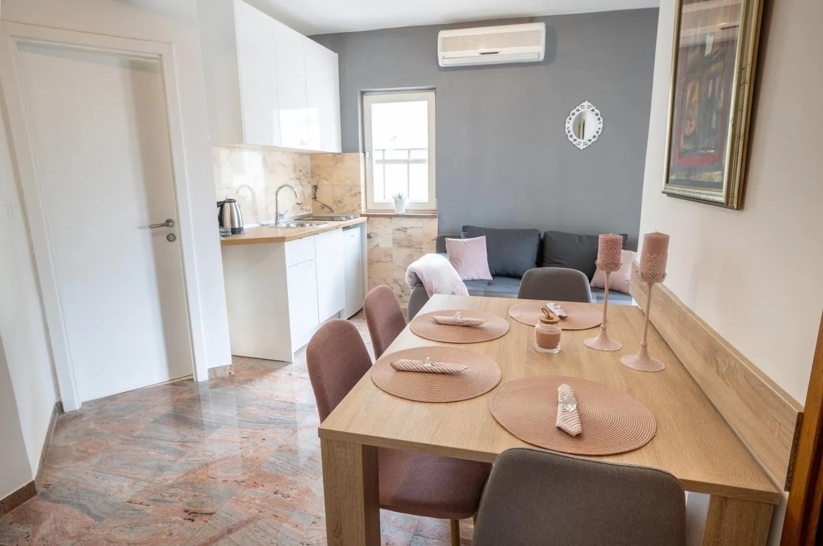 One bedroom apartment with balcony Makarska  A-a