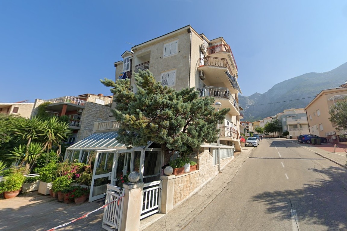 One bedroom apartment with balcony Makarska (A-24438-a) One bedroom apartment with balcony Makarska (A-24438-a)