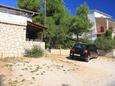 Rukavac, Vis, Parking lot 2444 - Apartments with pebble beach.