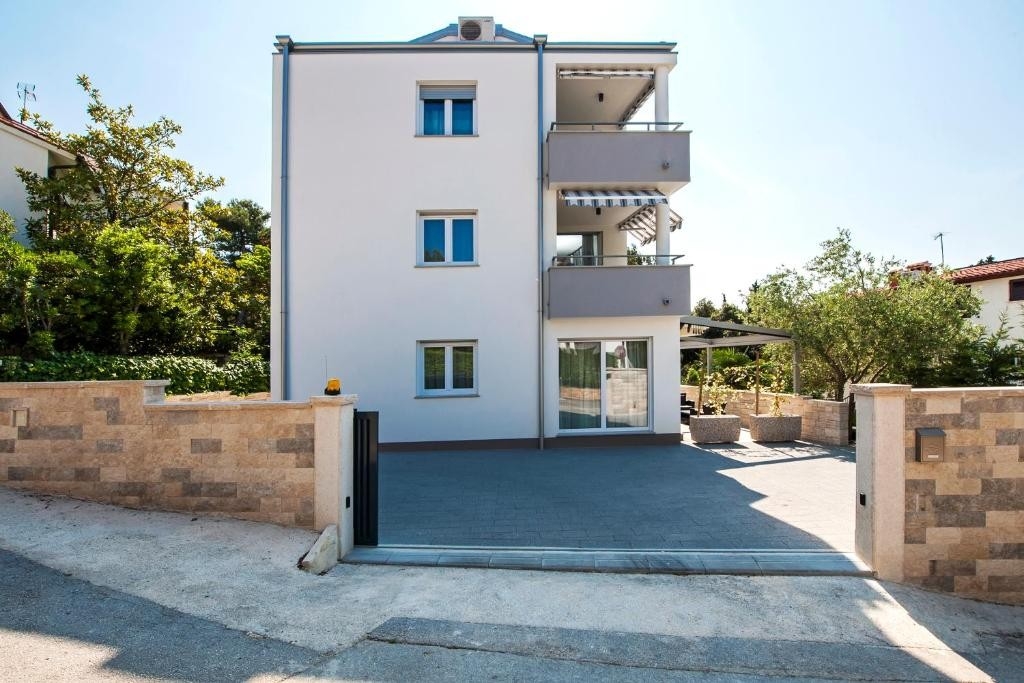 Dvosobni apartman s terasom Rovinj  A-a