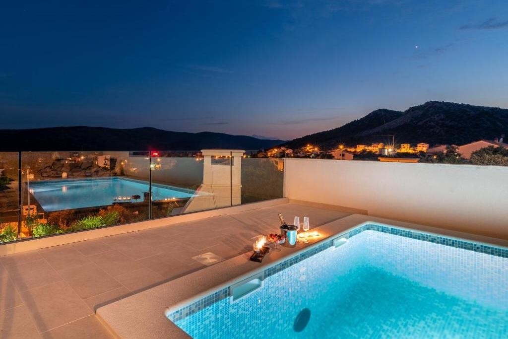 Two bedroom apartment with terrace and sea view Seget Vranjica, Trogir (A-24447-a)