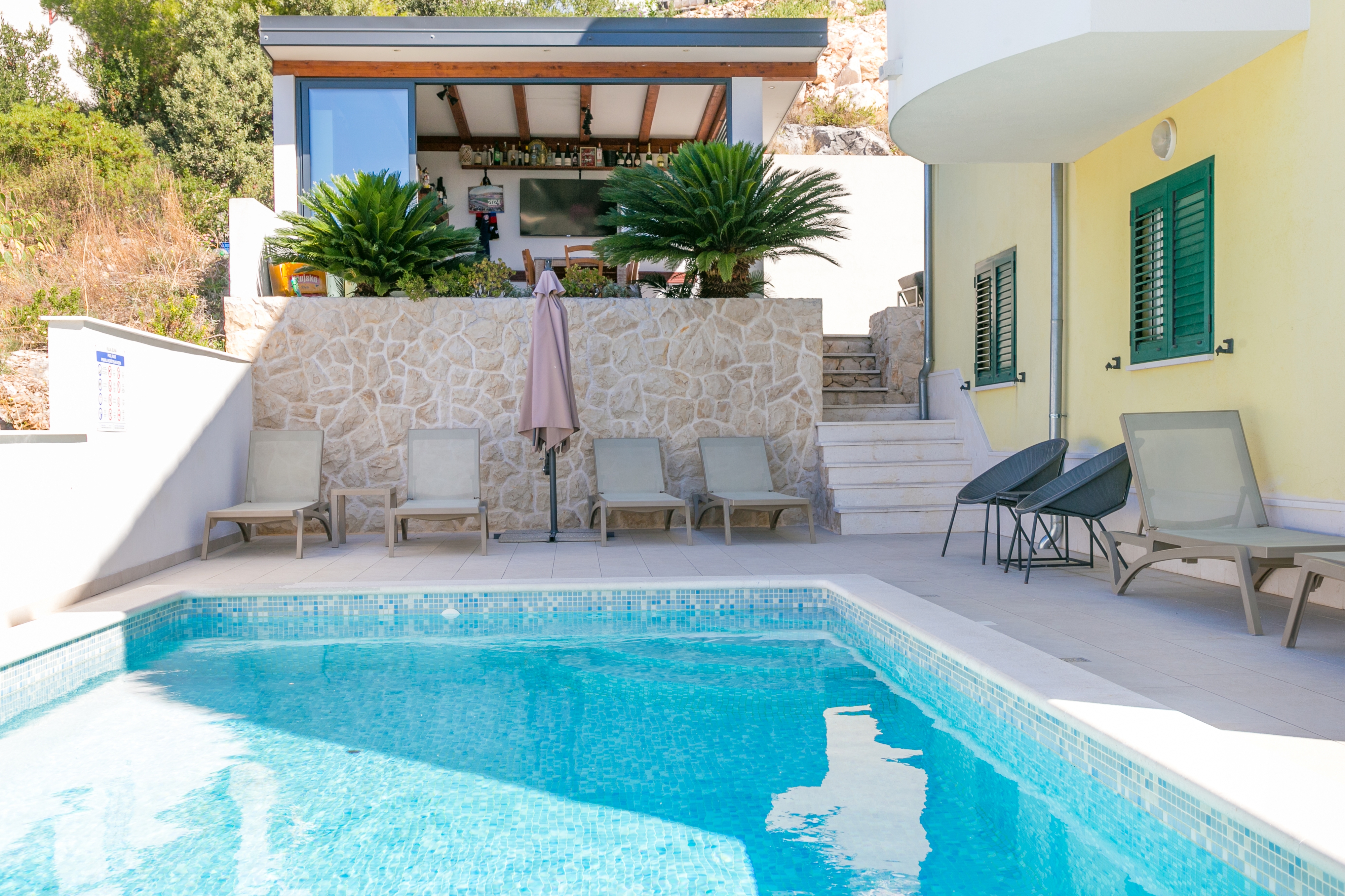 Two bedroom apartment with terrace and sea view Seget Vranjica, Trogir (A-24447-b) Two bedroom apartment with terrace and sea view Seget Vranjica, Trogir (A-24447-b)