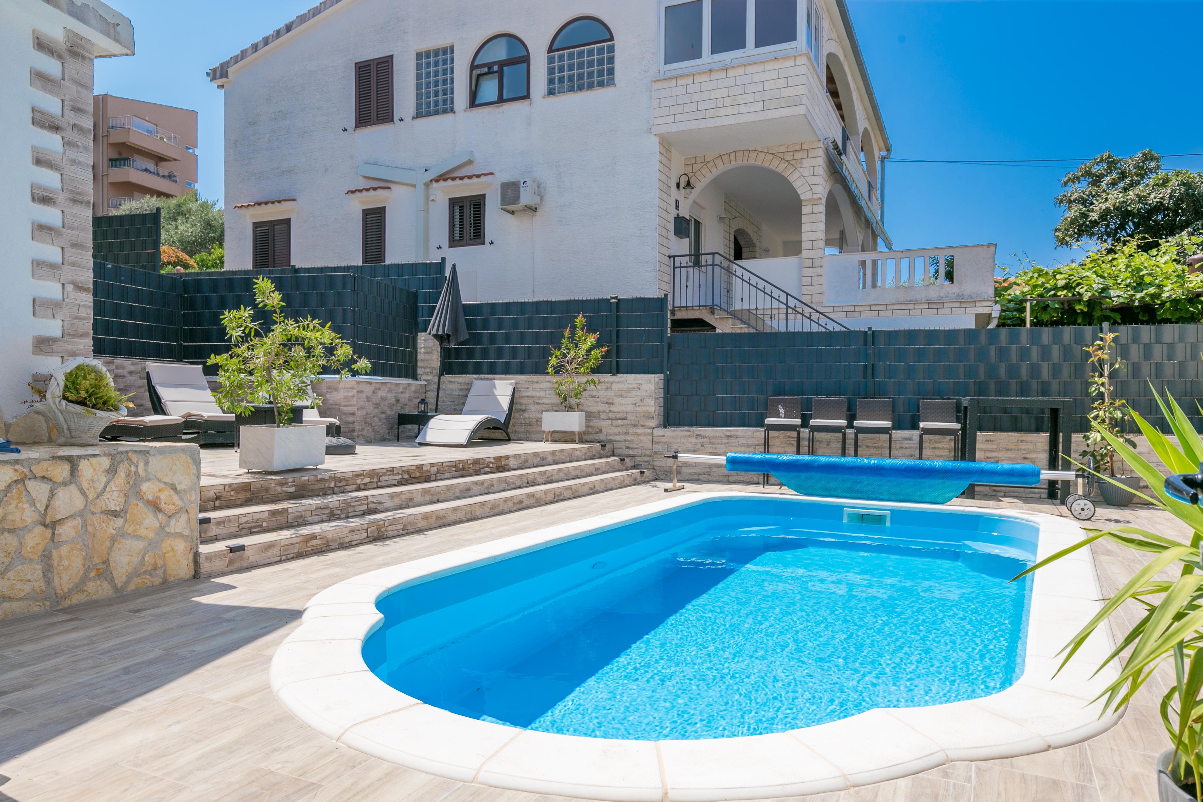 Two bedroom house with terrace Okrug Gornji, Čiovo  K