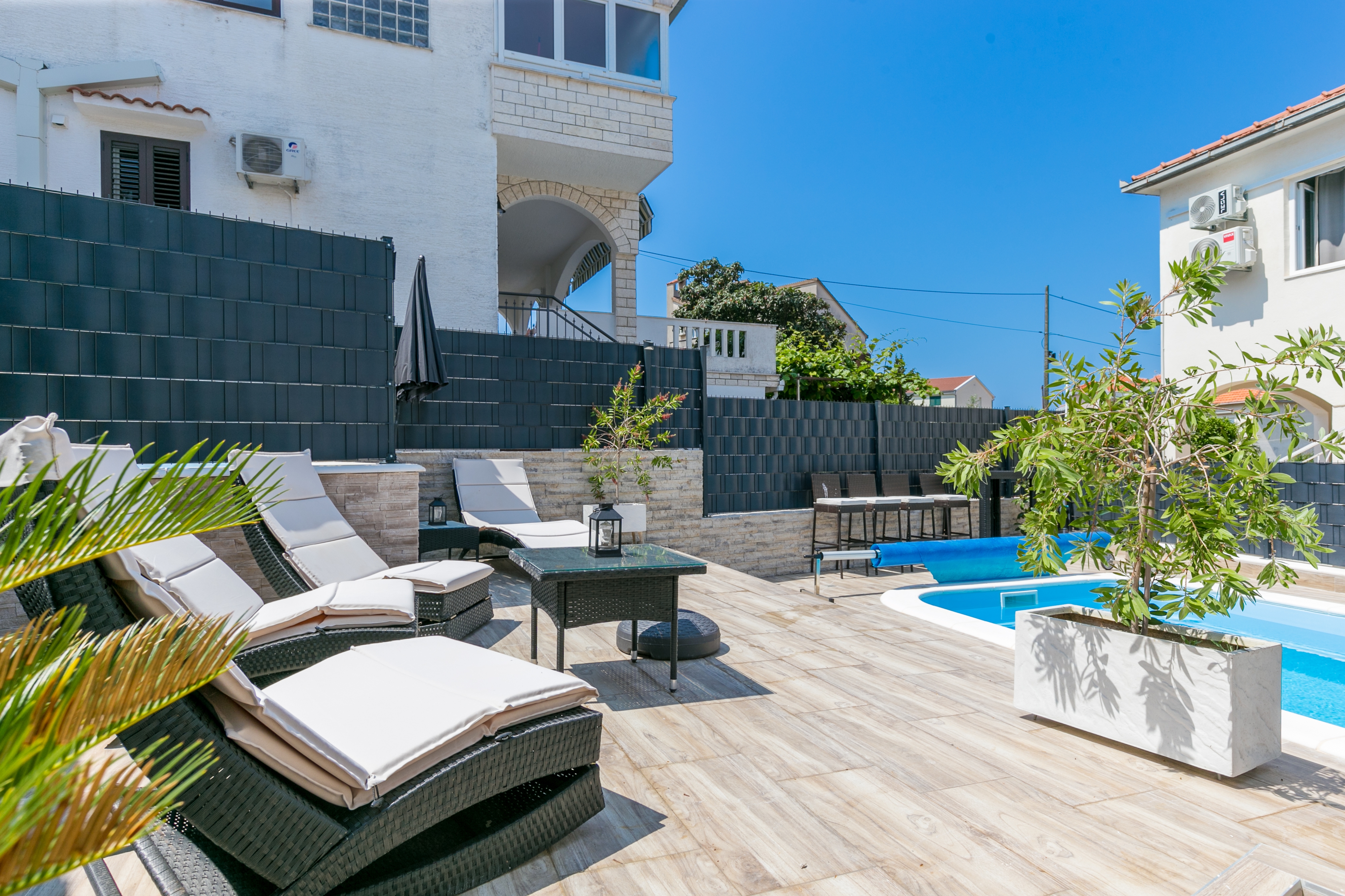 Two bedroom house with terrace Okrug Gornji, Čiovo  K