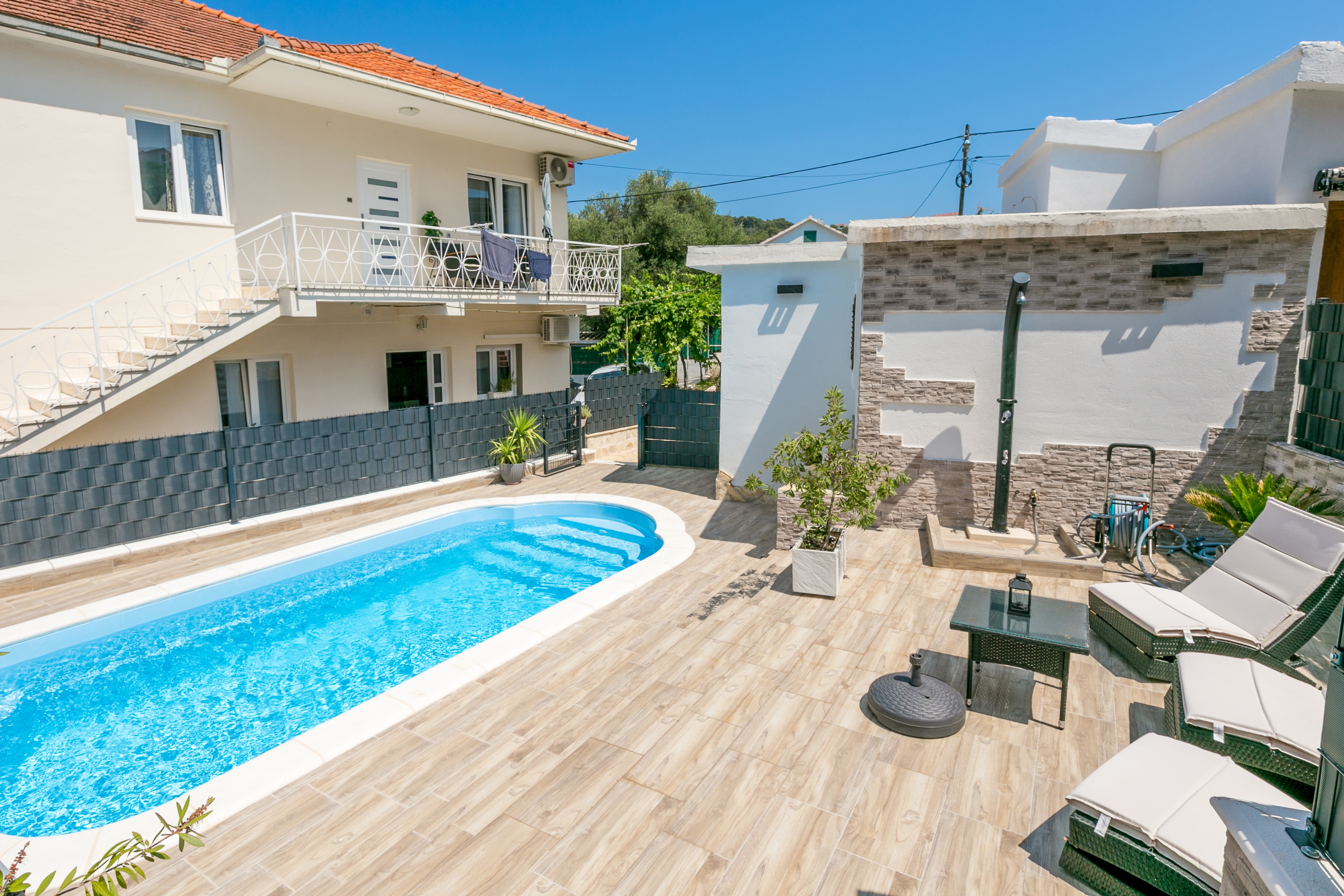 Two bedroom house with terrace Okrug Gornji, Čiovo  K