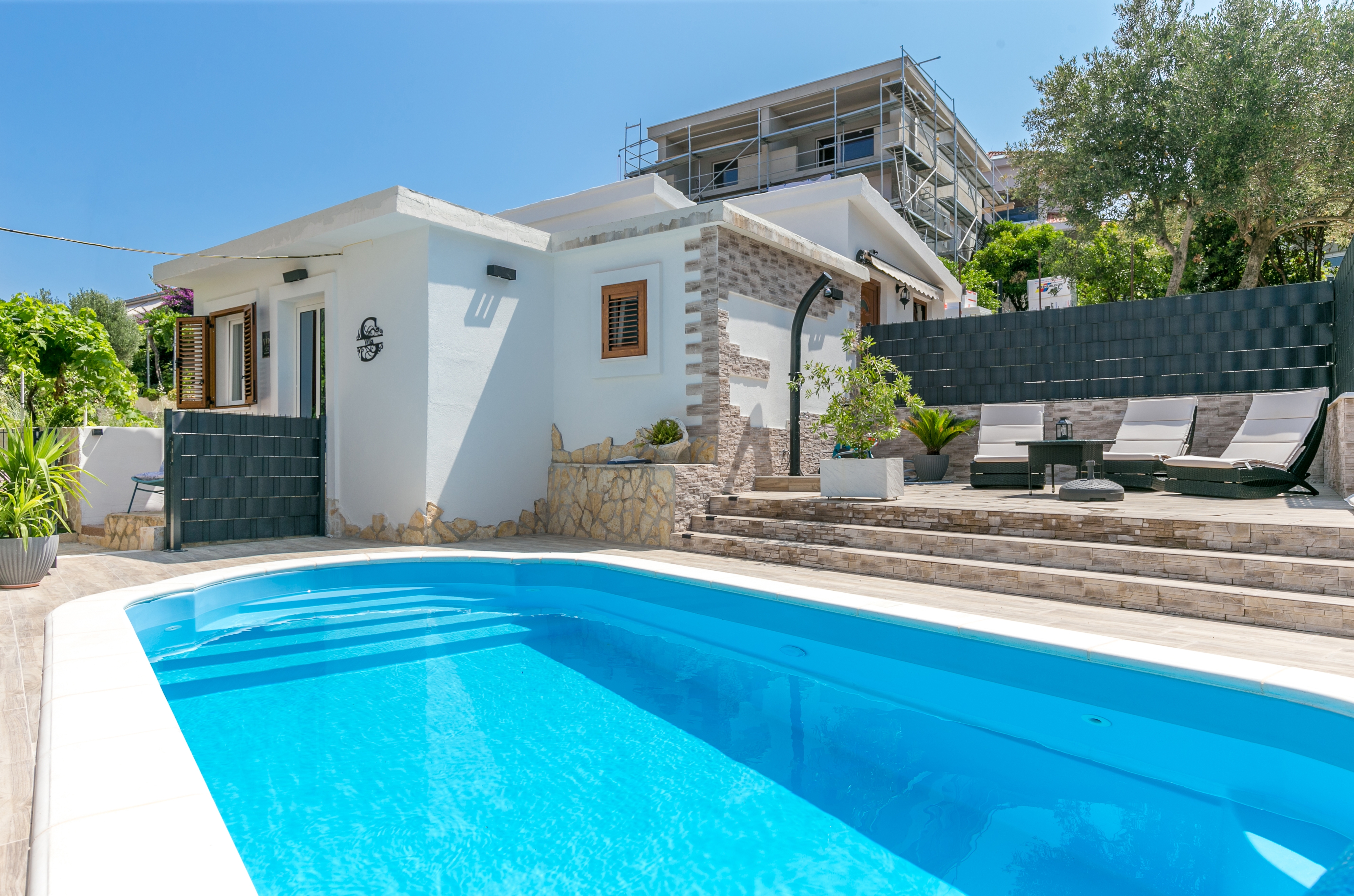 Two bedroom house with terrace Okrug Gornji, Čiovo  K