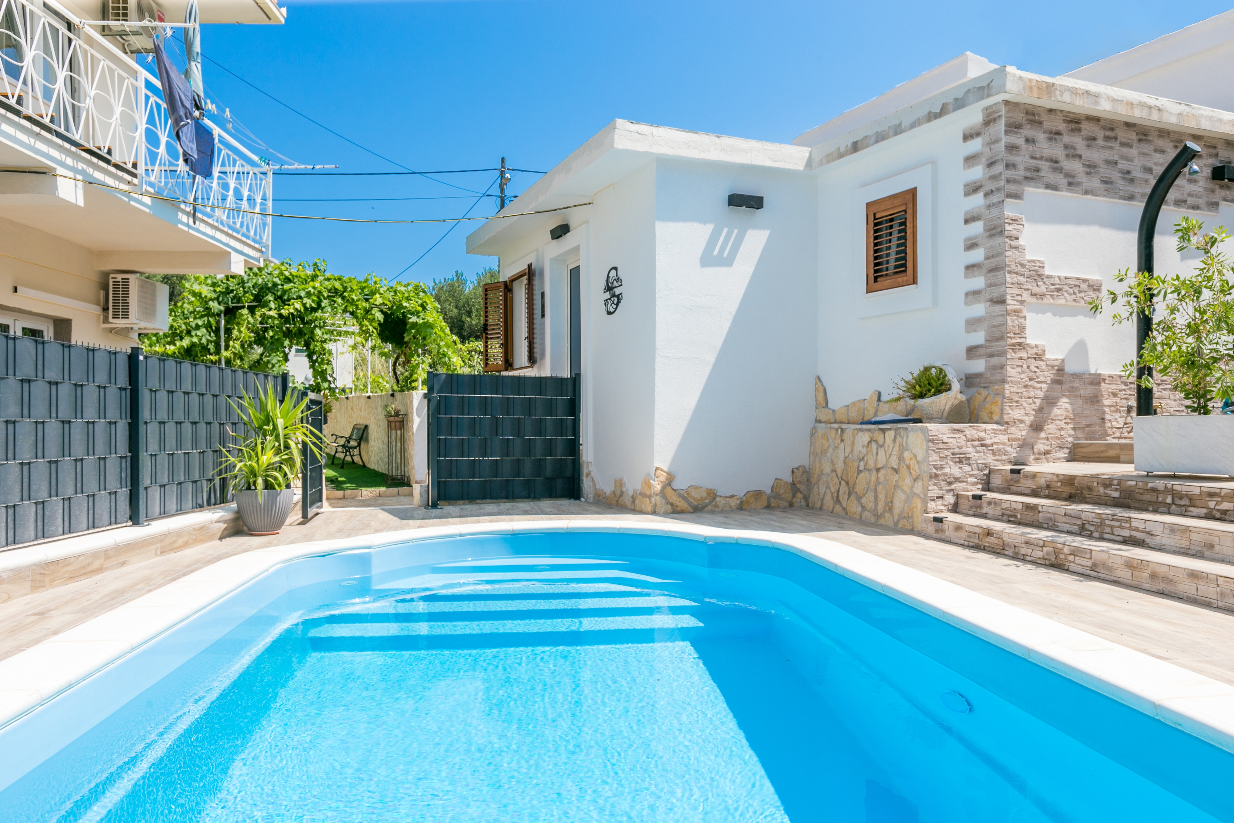 Two bedroom house with terrace Okrug Gornji, Čiovo  K