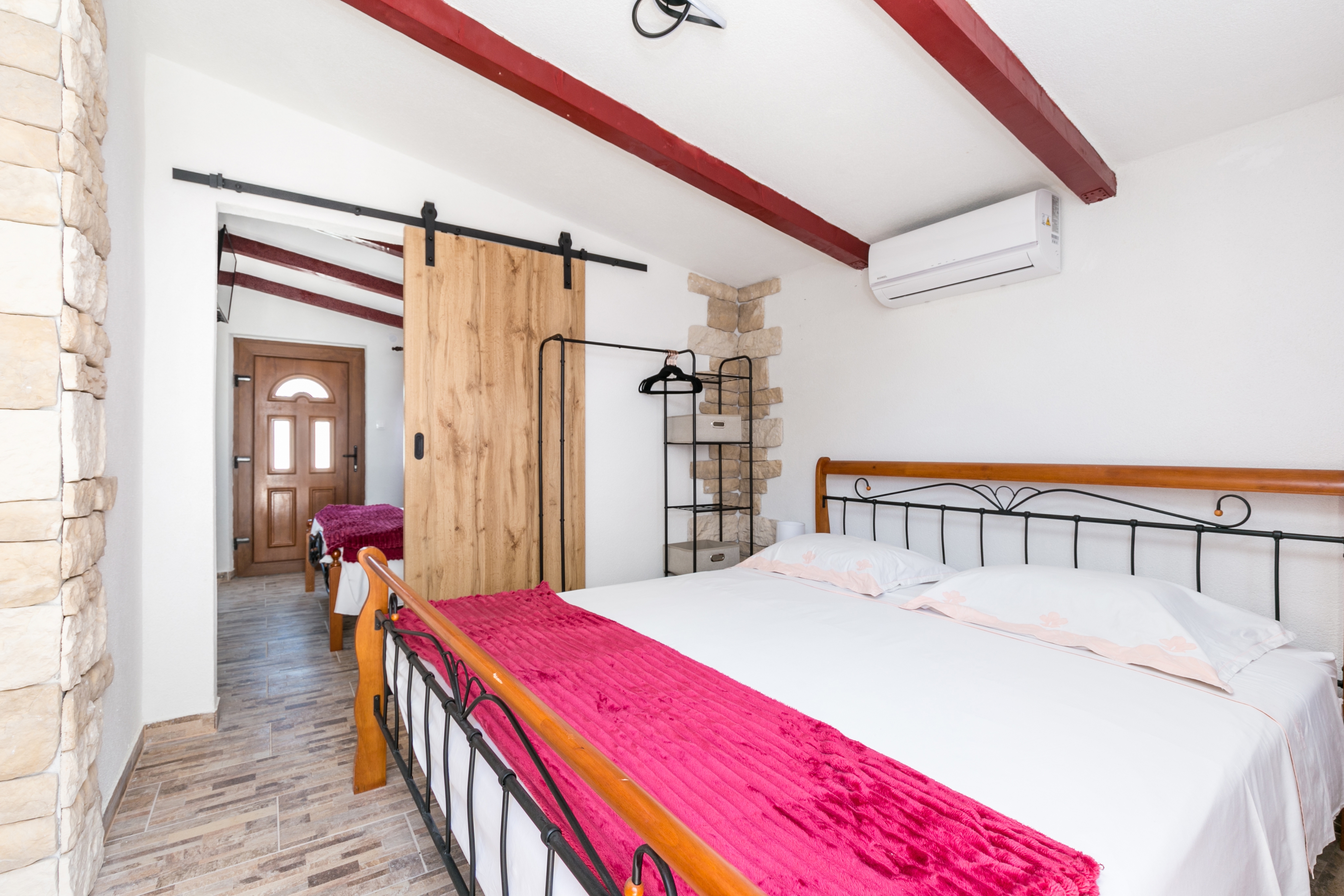 Two bedroom house with terrace Okrug Gornji, Čiovo  K