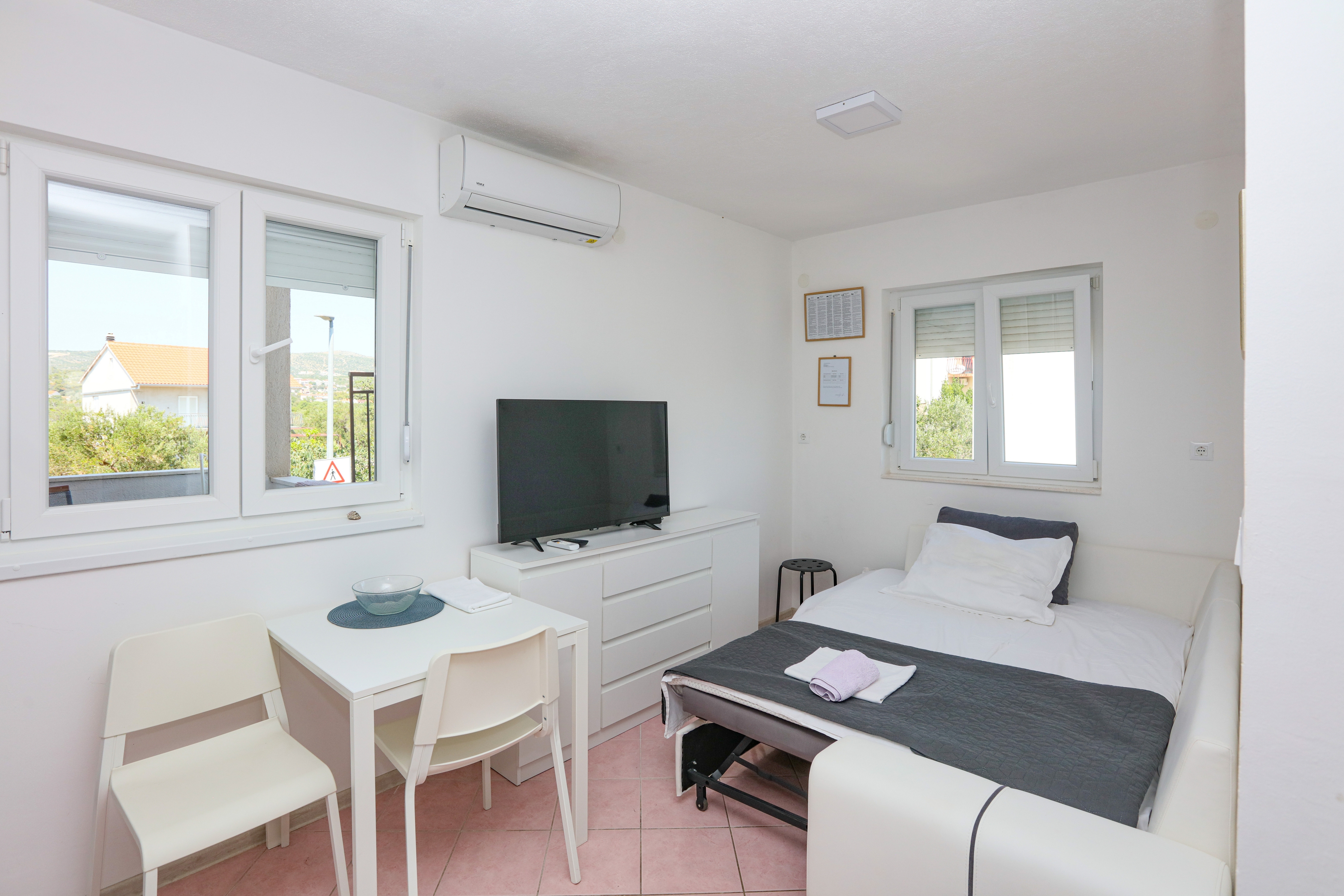 Studio flat with terrace Rogoznica (AS-24468-a)