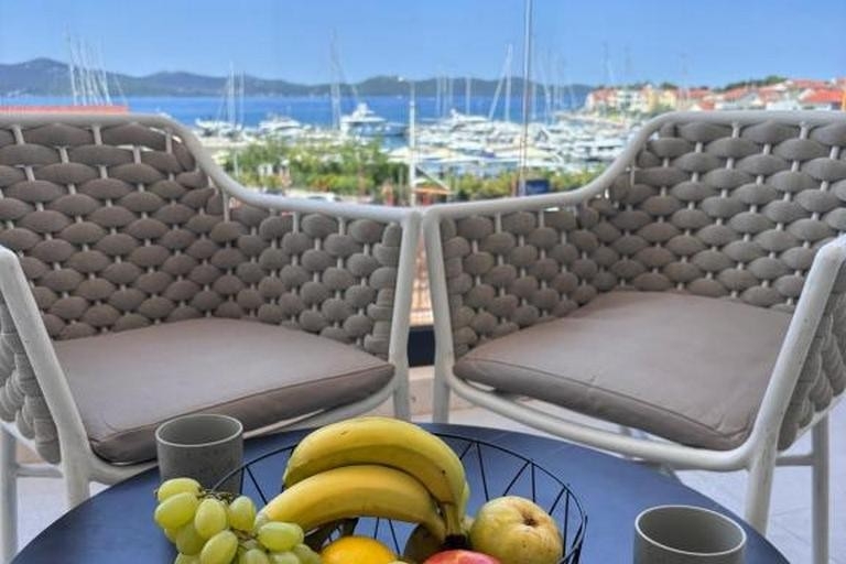 Jednosobni apartman s terasom i pogledom na more Zadar  A-a