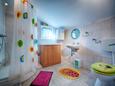 Ванная комната Komiža, Ванная комната в размещении типа apartment, WiFi.