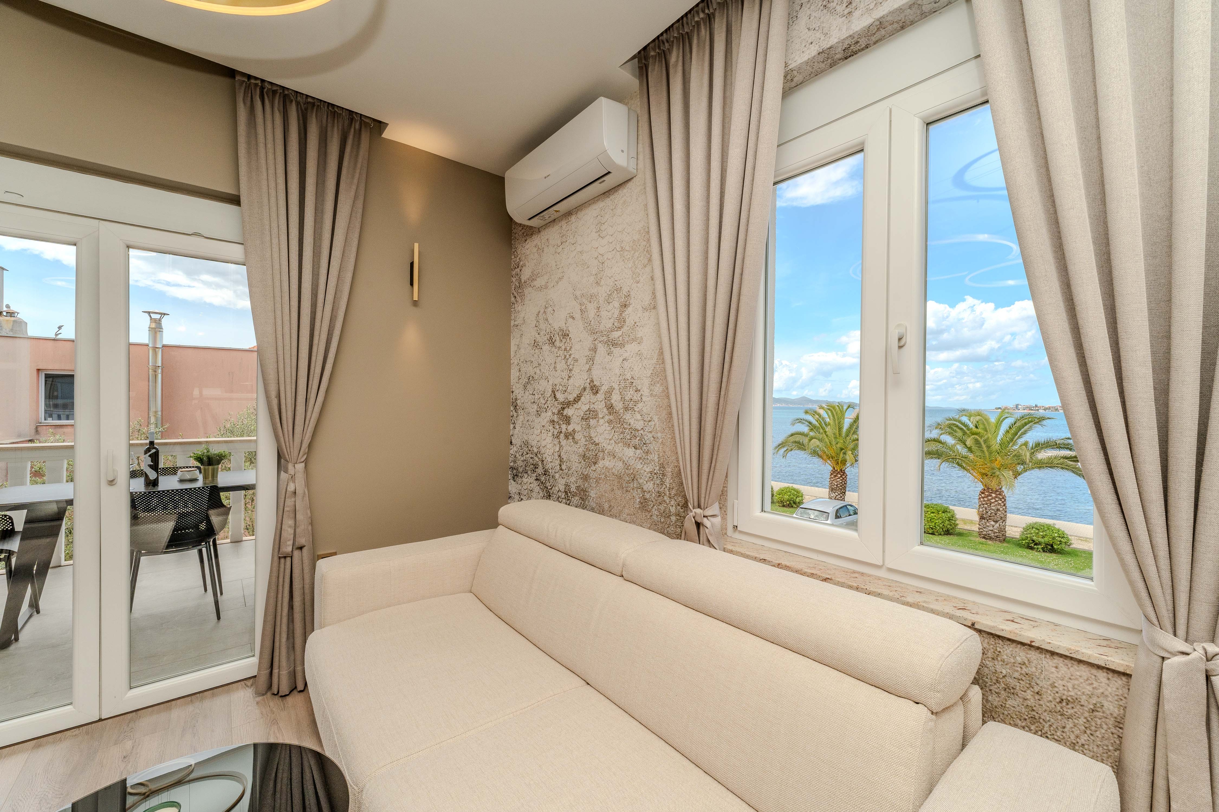 One bedroom apartment with balcony and sea view Sukošan, Zadar  A-a
