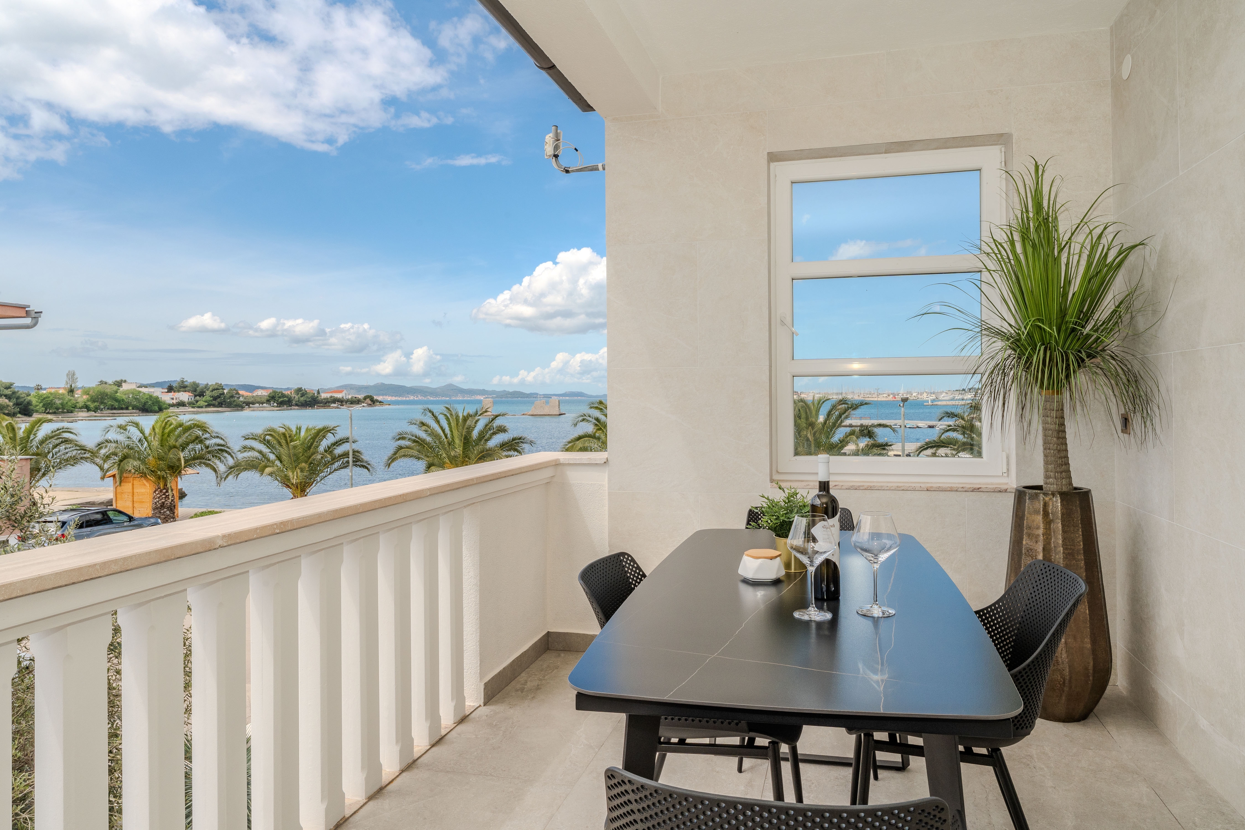 One bedroom apartment with balcony and sea view Sukošan, Zadar  A-c