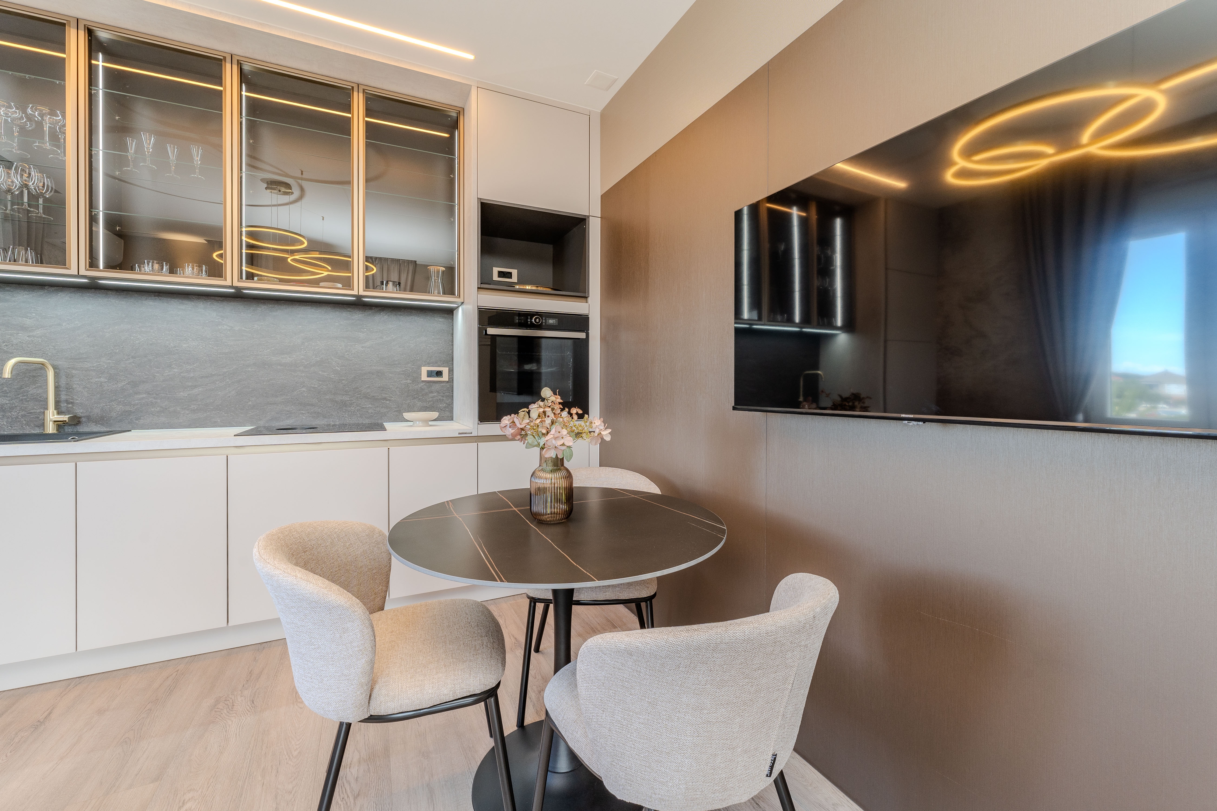 One bedroom apartment with balcony and sea view Sukošan, Zadar  A-c