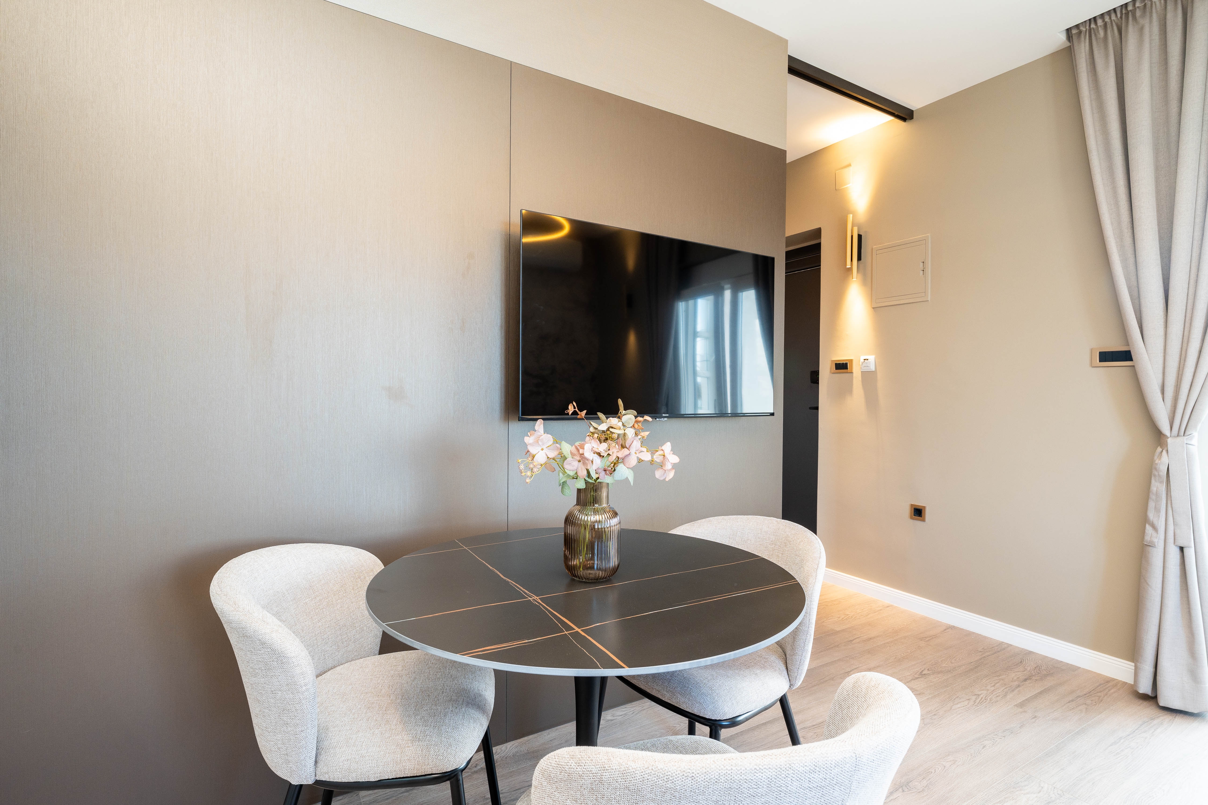 One bedroom apartment with balcony and sea view Sukošan, Zadar  A-c