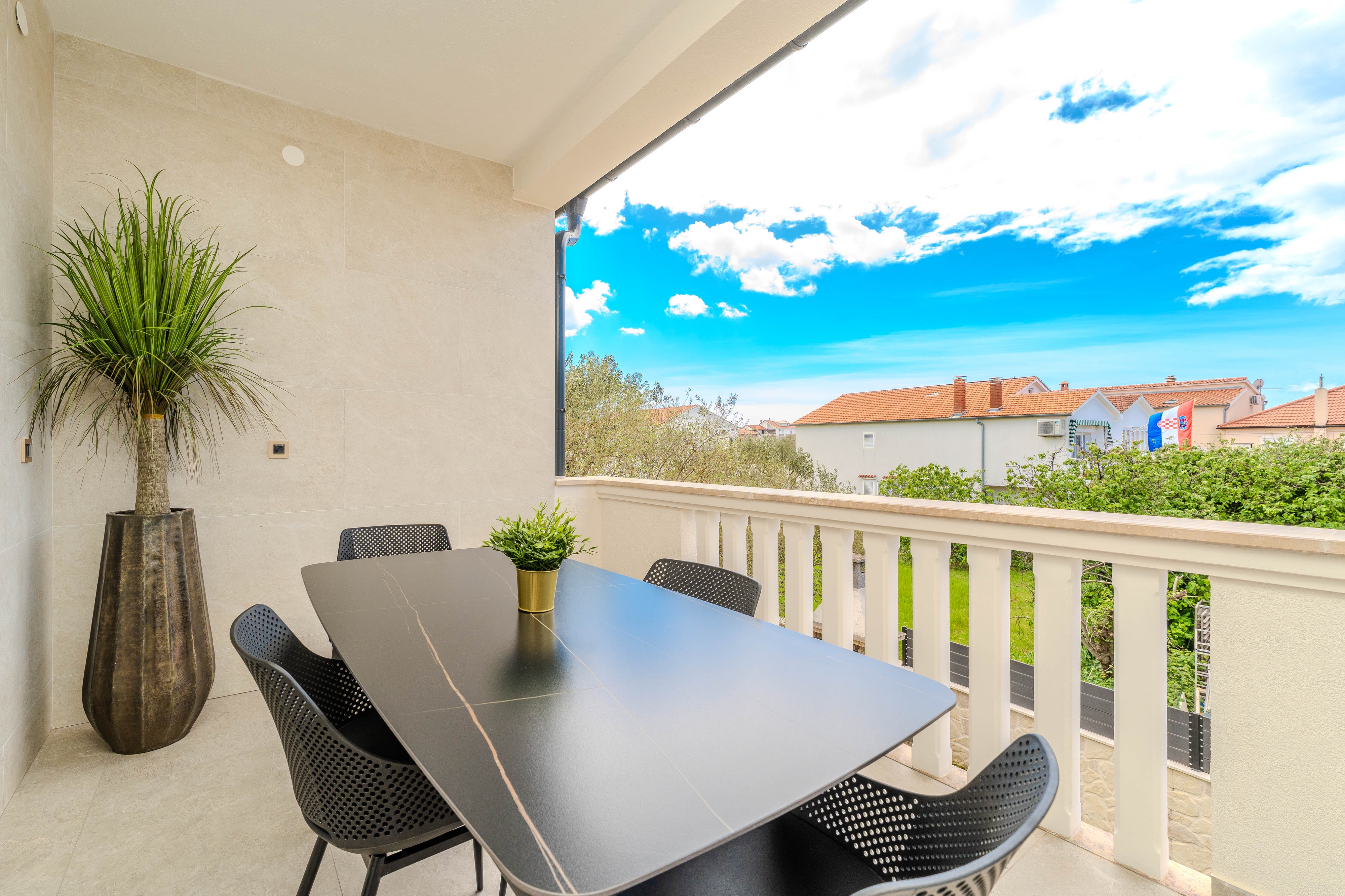 One bedroom apartment with balcony and sea view Sukošan, Zadar  A-d