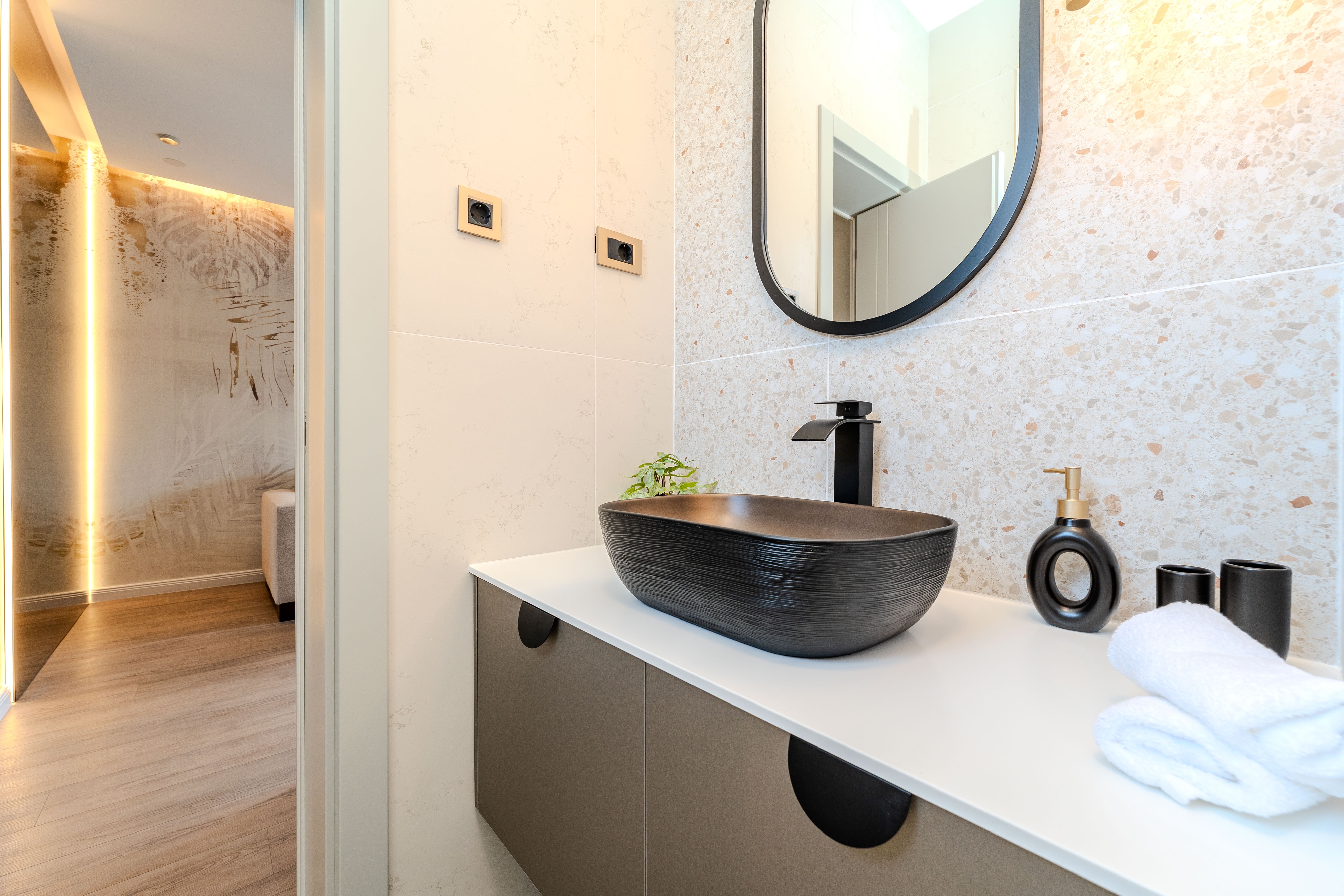 One bedroom apartment with balcony and sea view Sukošan, Zadar  A-d