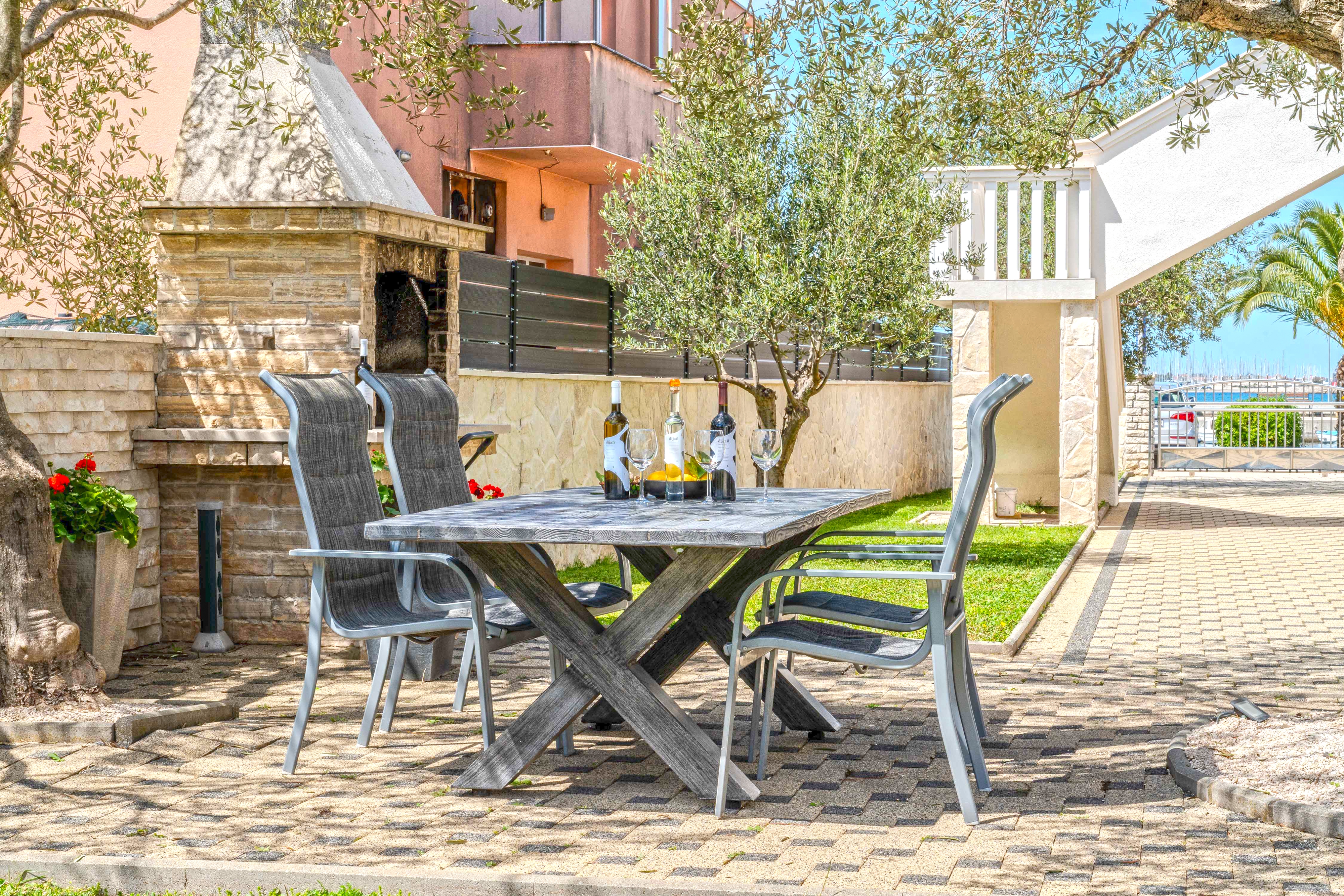 One bedroom apartment with balcony and sea view Sukošan, Zadar  A-a