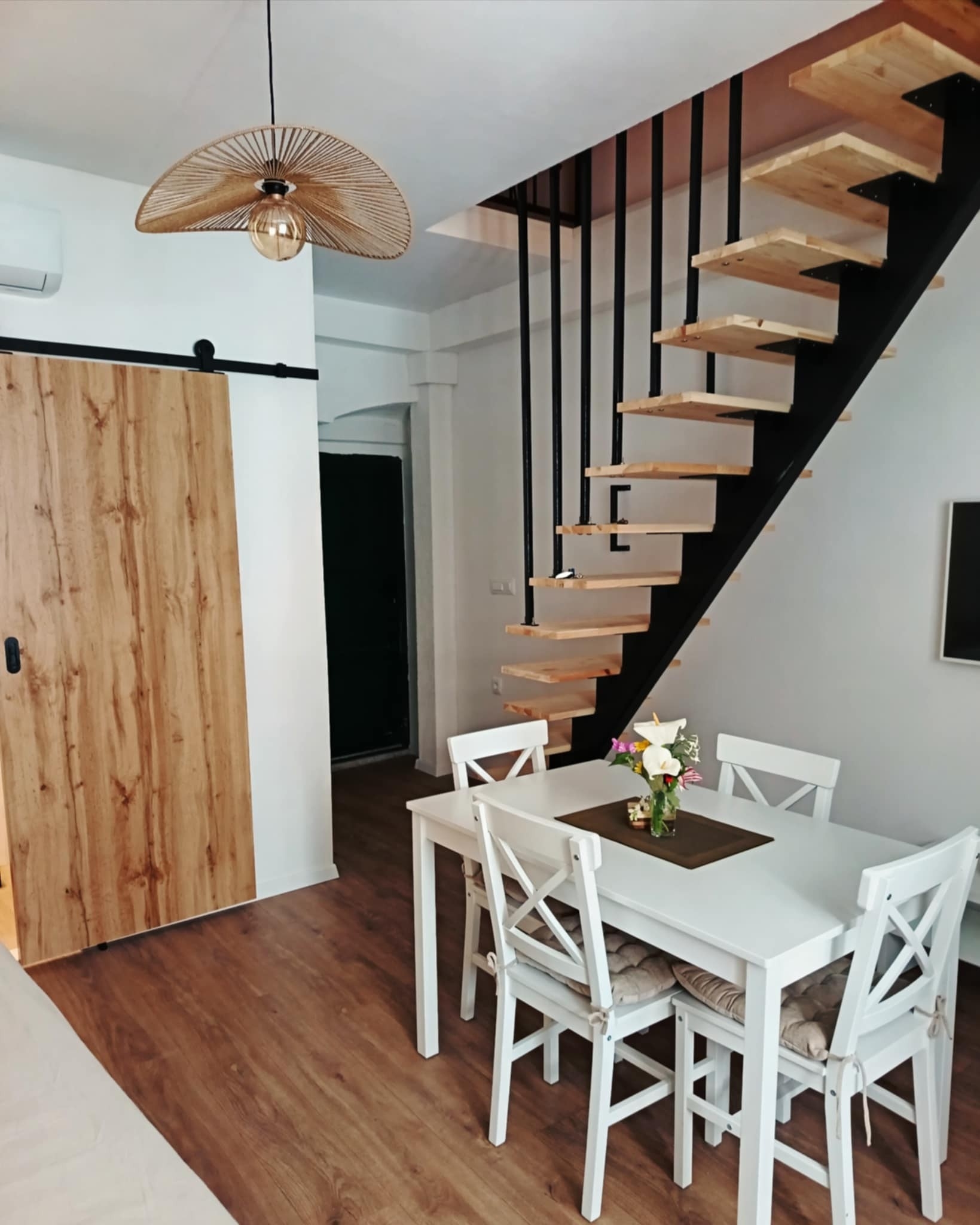 Studio flat with terrace Komiža, Vis (AS-24523-a)