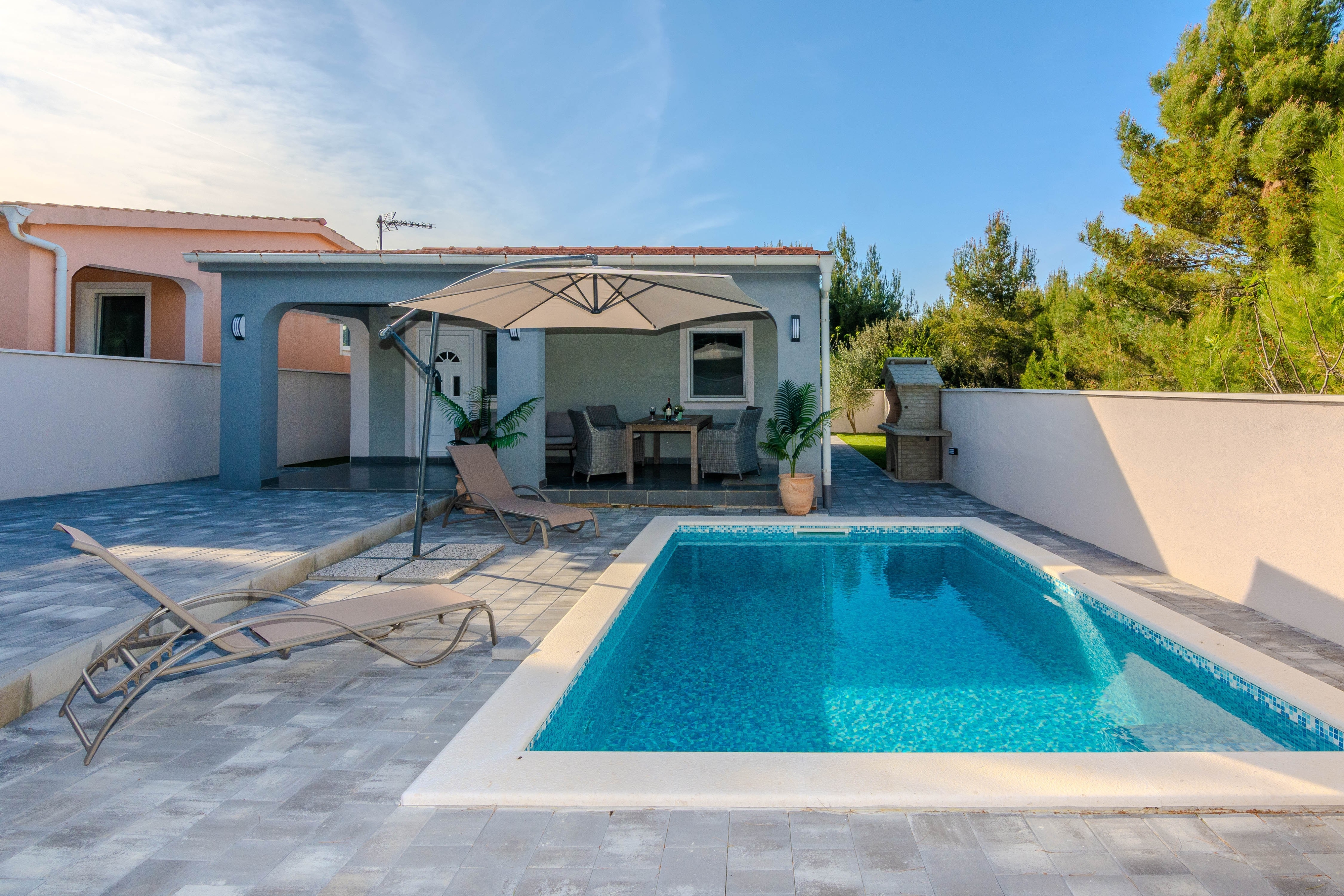 Two bedroom house with terrace Vir - Lozice, Vir (K-24524) Two bedroom house with terrace Vir - Lozice, Vir (K-24524)