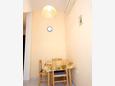 Dining room Vis, Dining room in the apartment, dostupna klima i WIFI.