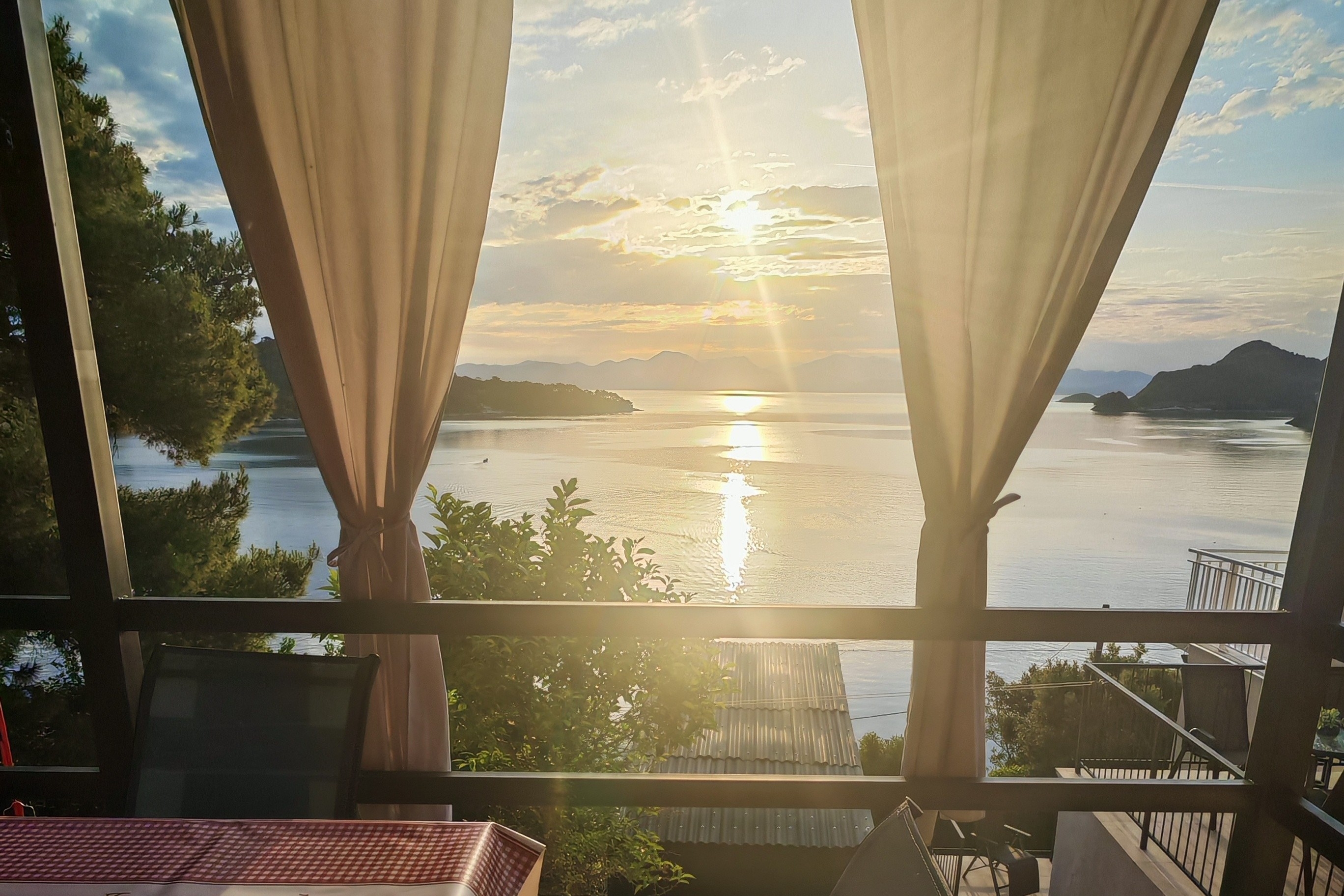 Appartement de deux chambres avec la terrasse et la vue sur le mer Sobra, Mljet (A-24530-a)