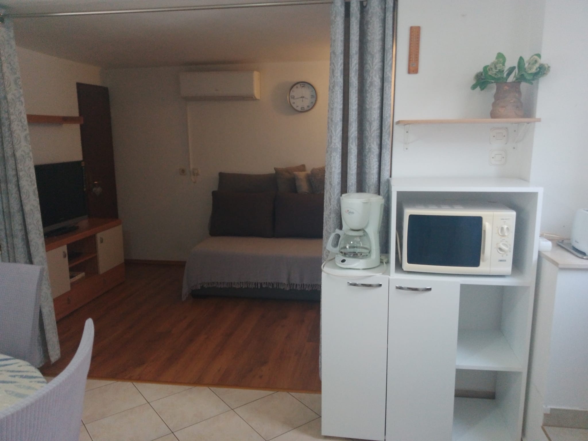 Three bedroom house with balcony Veli Iž, Iž (K-24531) Three bedroom house with balcony Veli Iž, Iž (K-24531)