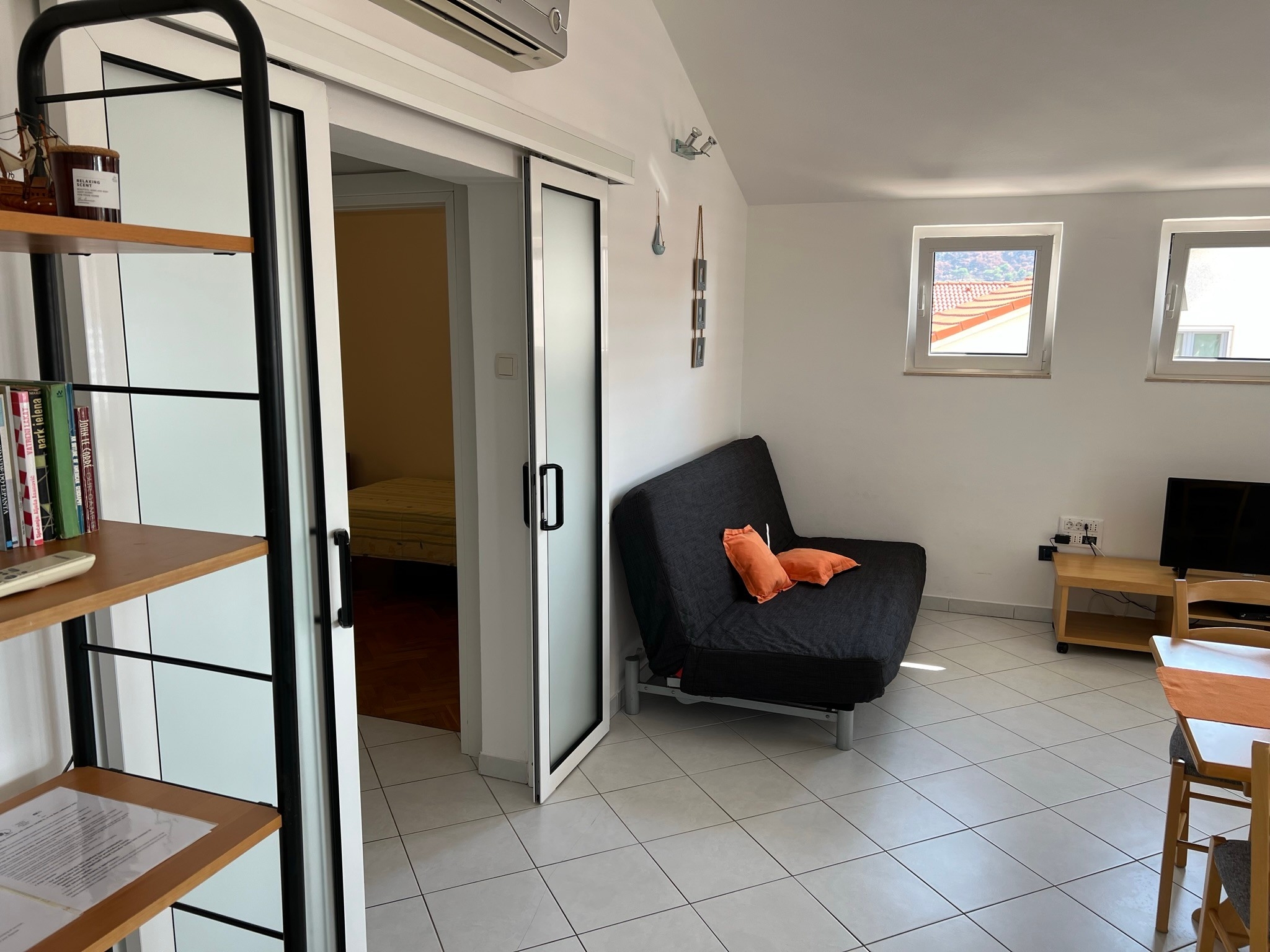 Two bedroom apartment with terrace and sea view Grebaštica, Šibenik (A-24533-a) Two bedroom apartment with terrace and sea view Grebaštica, Šibenik (A-24533-a)