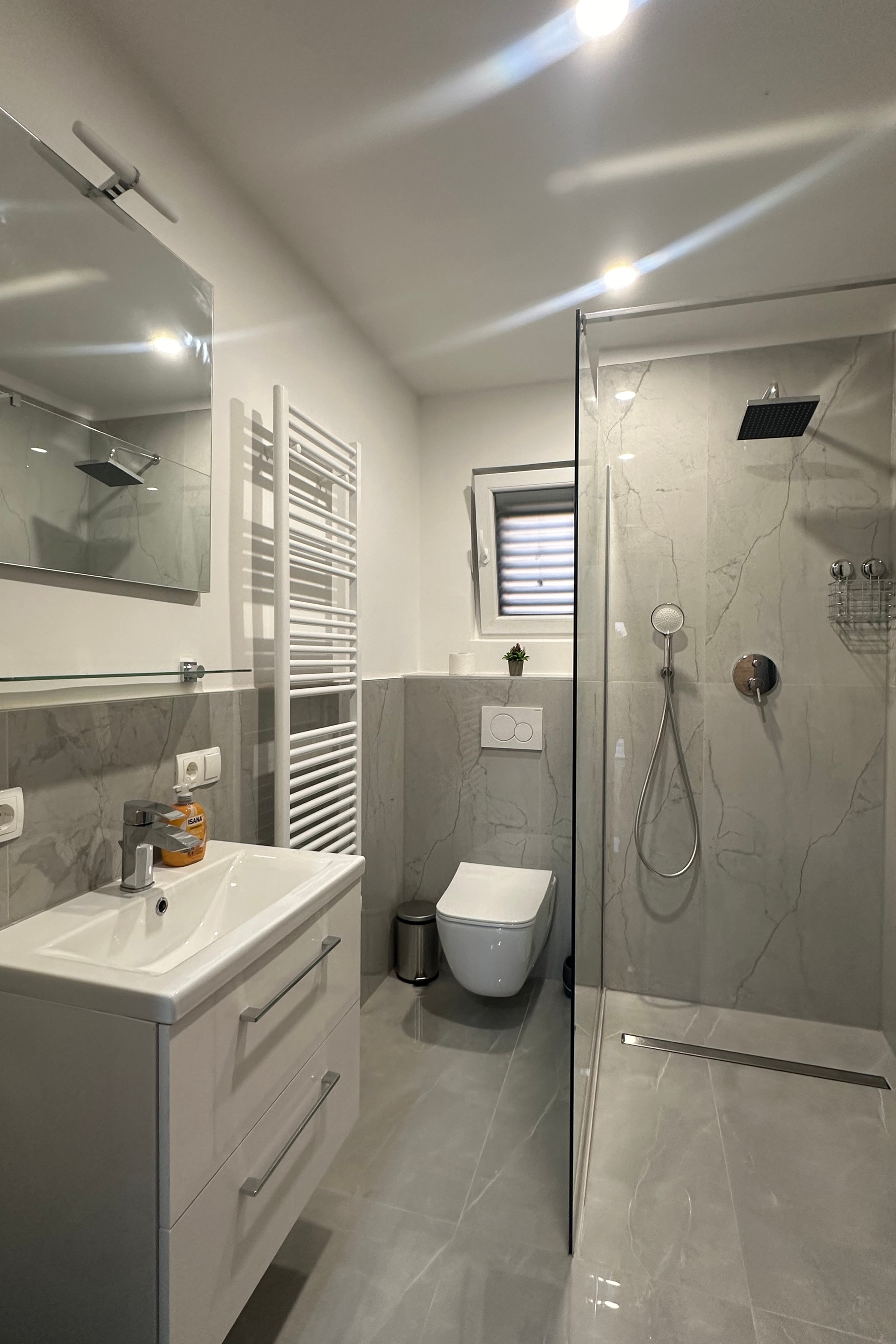 One bedroom apartment with balcony Starigrad, Paklenica  A-b