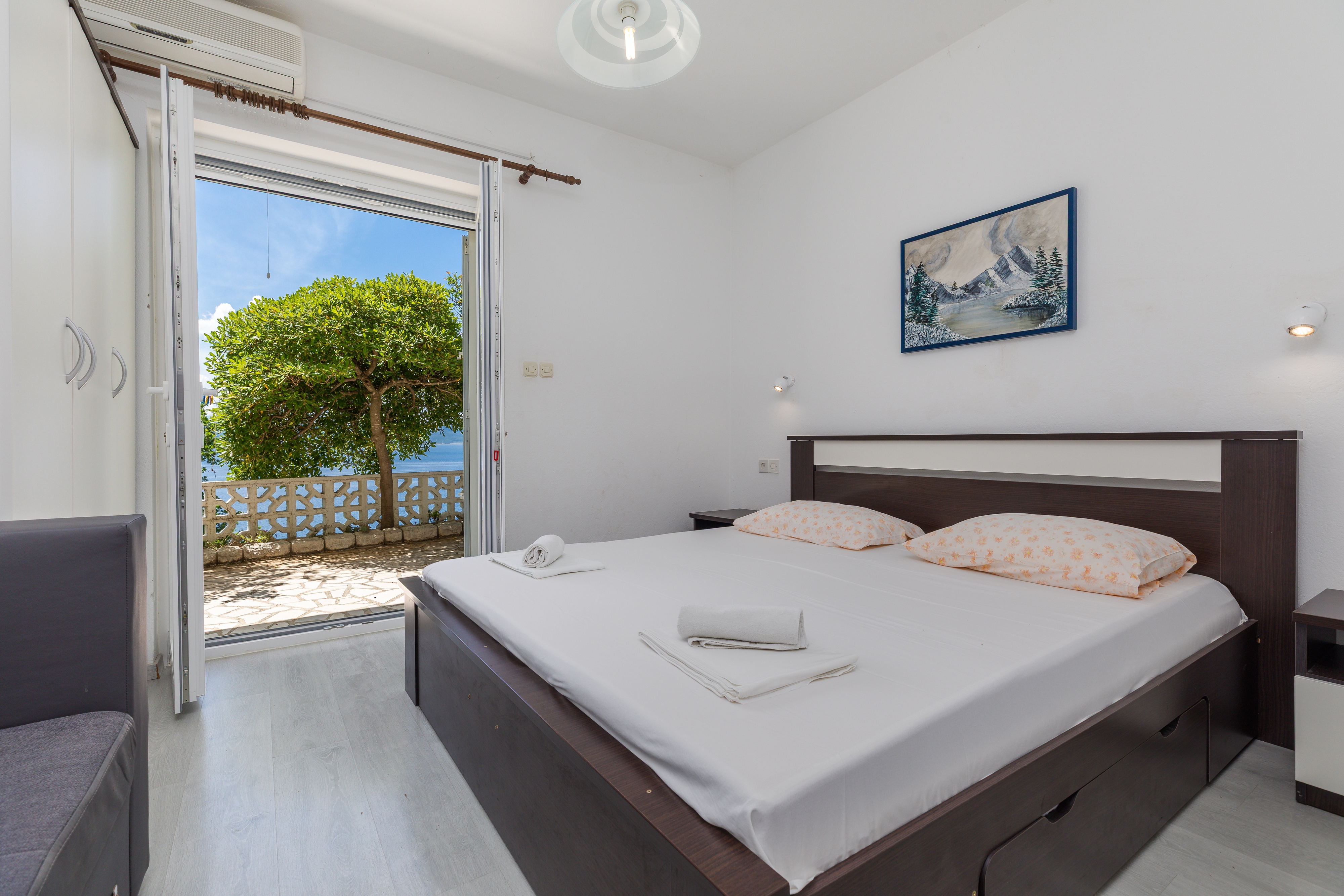 Two bedroom apartment with terrace and sea view Brela, Makarska  A-a