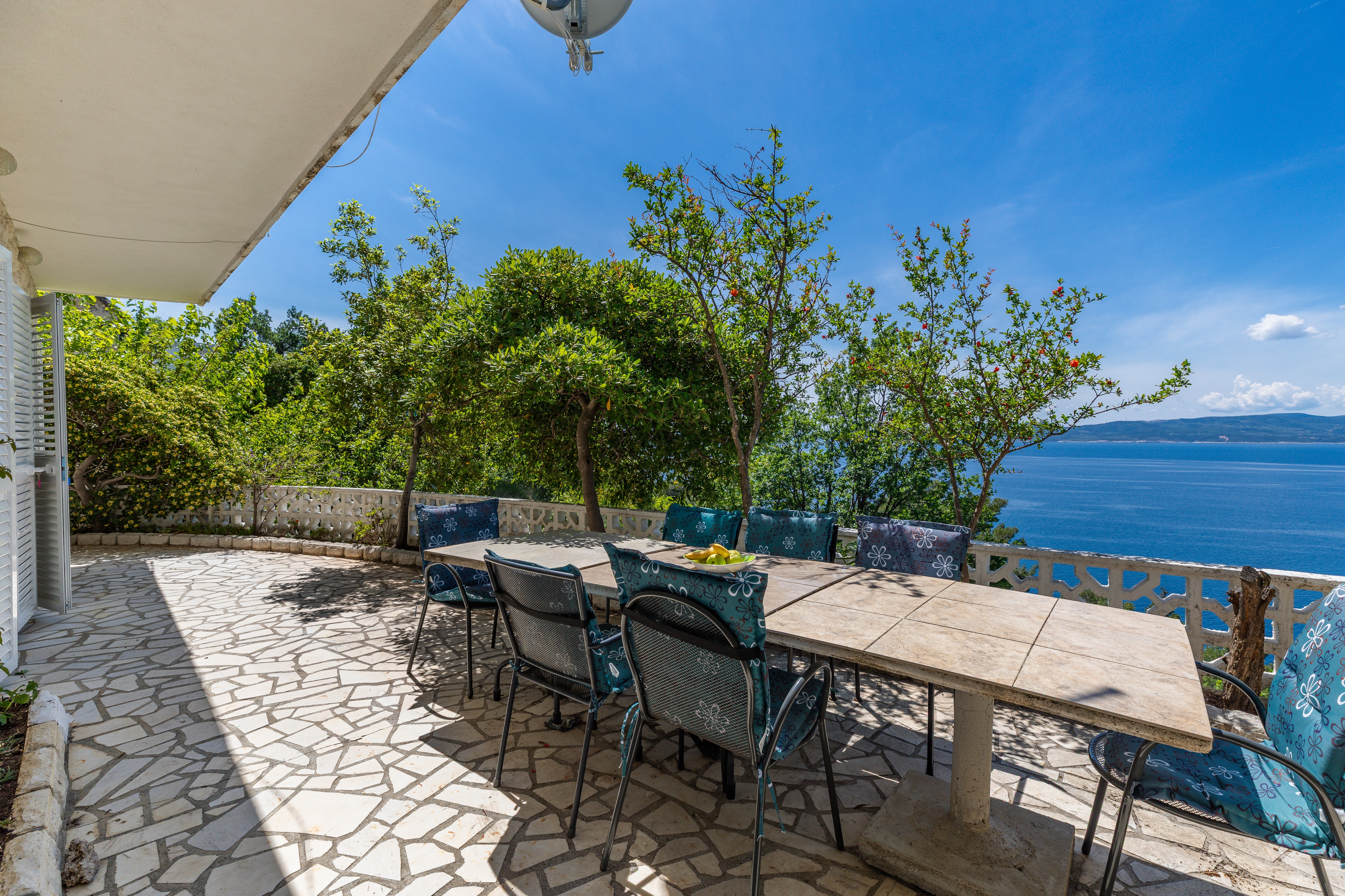 Two bedroom apartment with terrace and sea view Brela, Makarska (A-24541-a) Two bedroom apartment with terrace and sea view Brela, Makarska (A-24541-a)