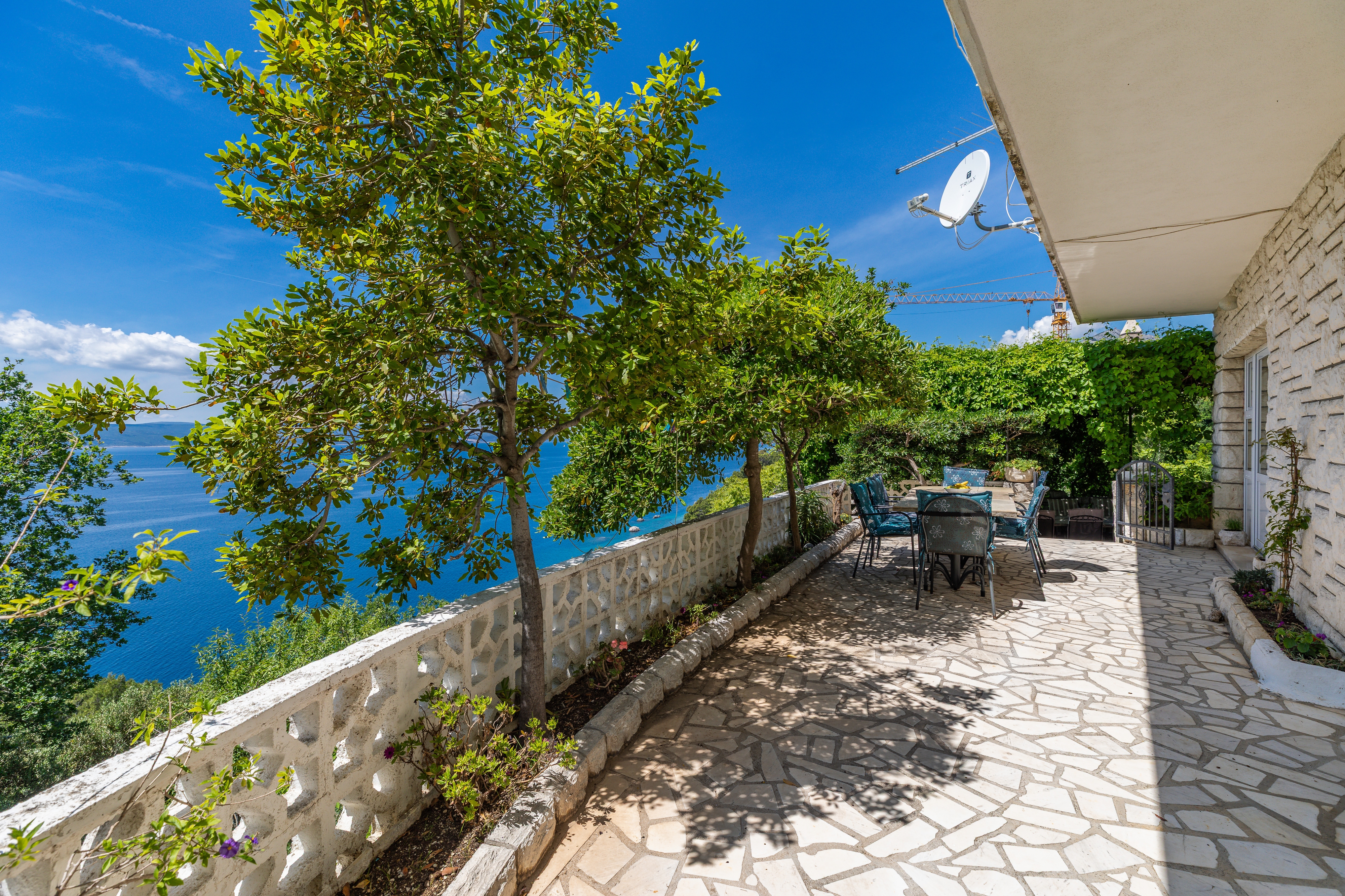 Two bedroom apartment with terrace and sea view Brela, Makarska  A-a