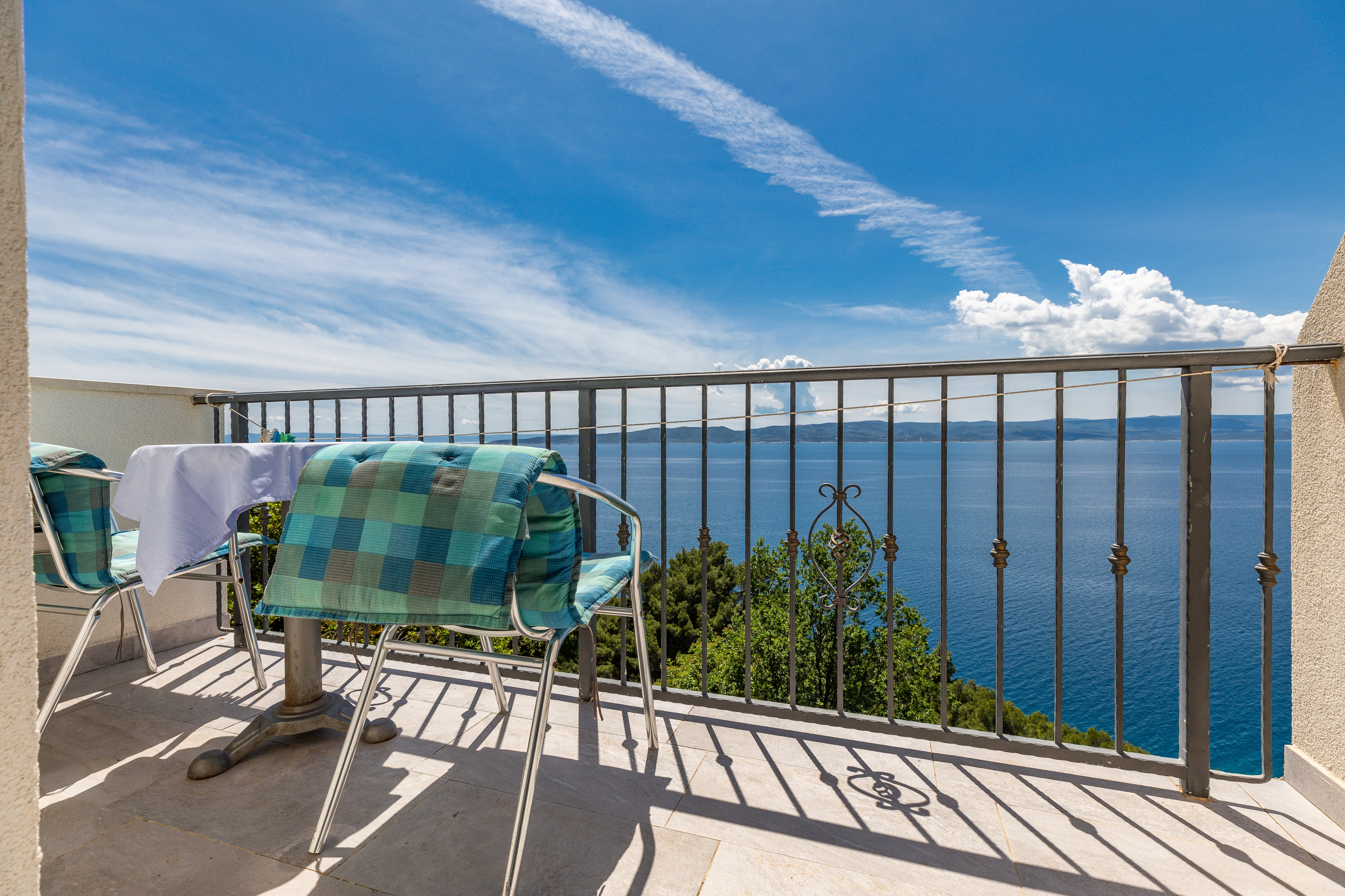 Two bedroom apartment with terrace and sea view Brela (Makarska) (A-24541-b)