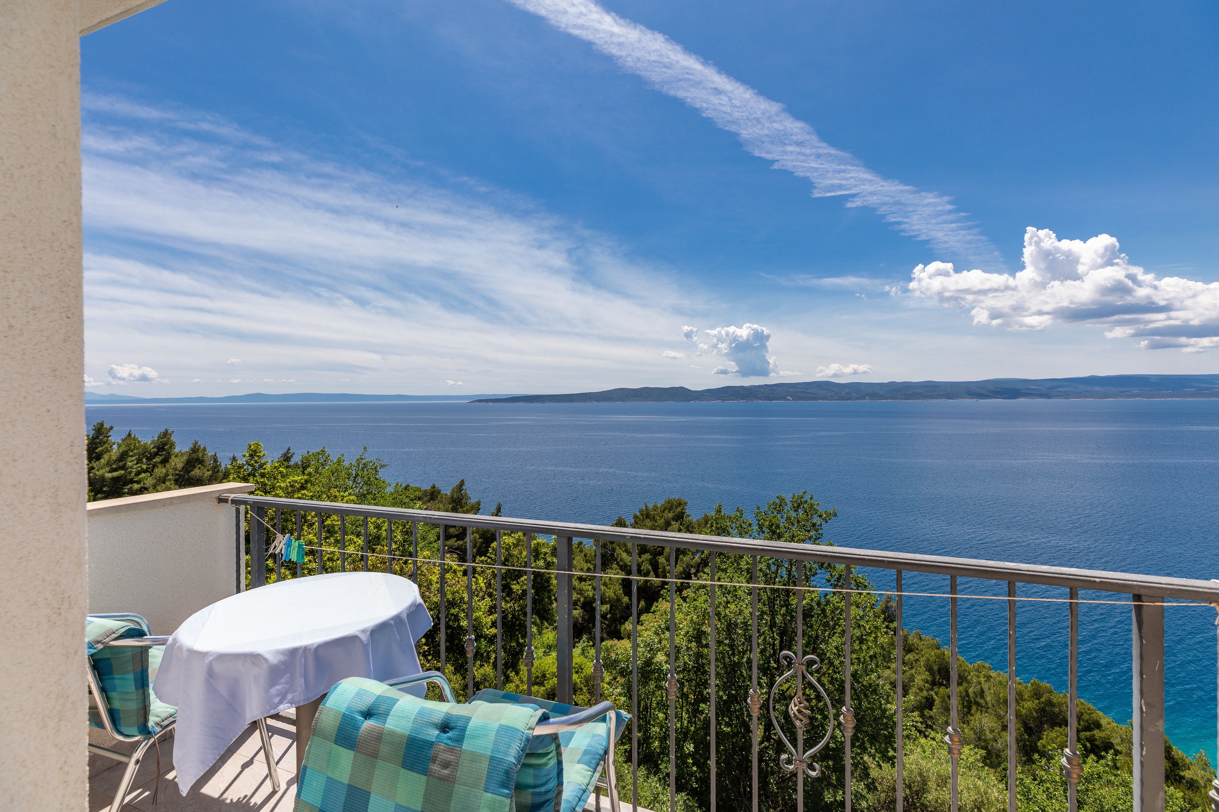 Two bedroom apartment with terrace and sea view Brela, Makarska  A-b