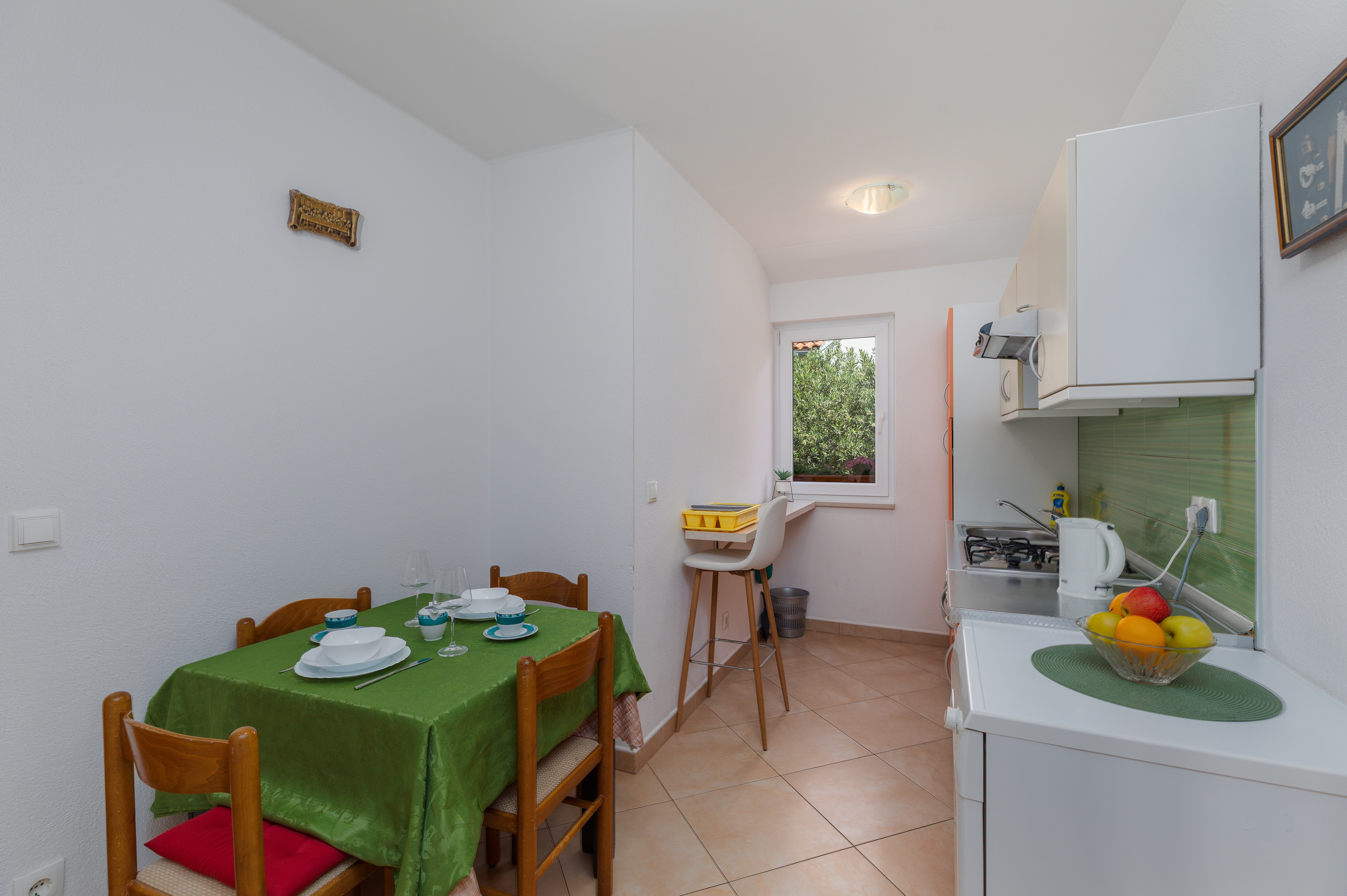 Two bedroom apartment with terrace and sea view Brela, Makarska (A-24541-b) Two bedroom apartment with terrace and sea view Brela, Makarska (A-24541-b)