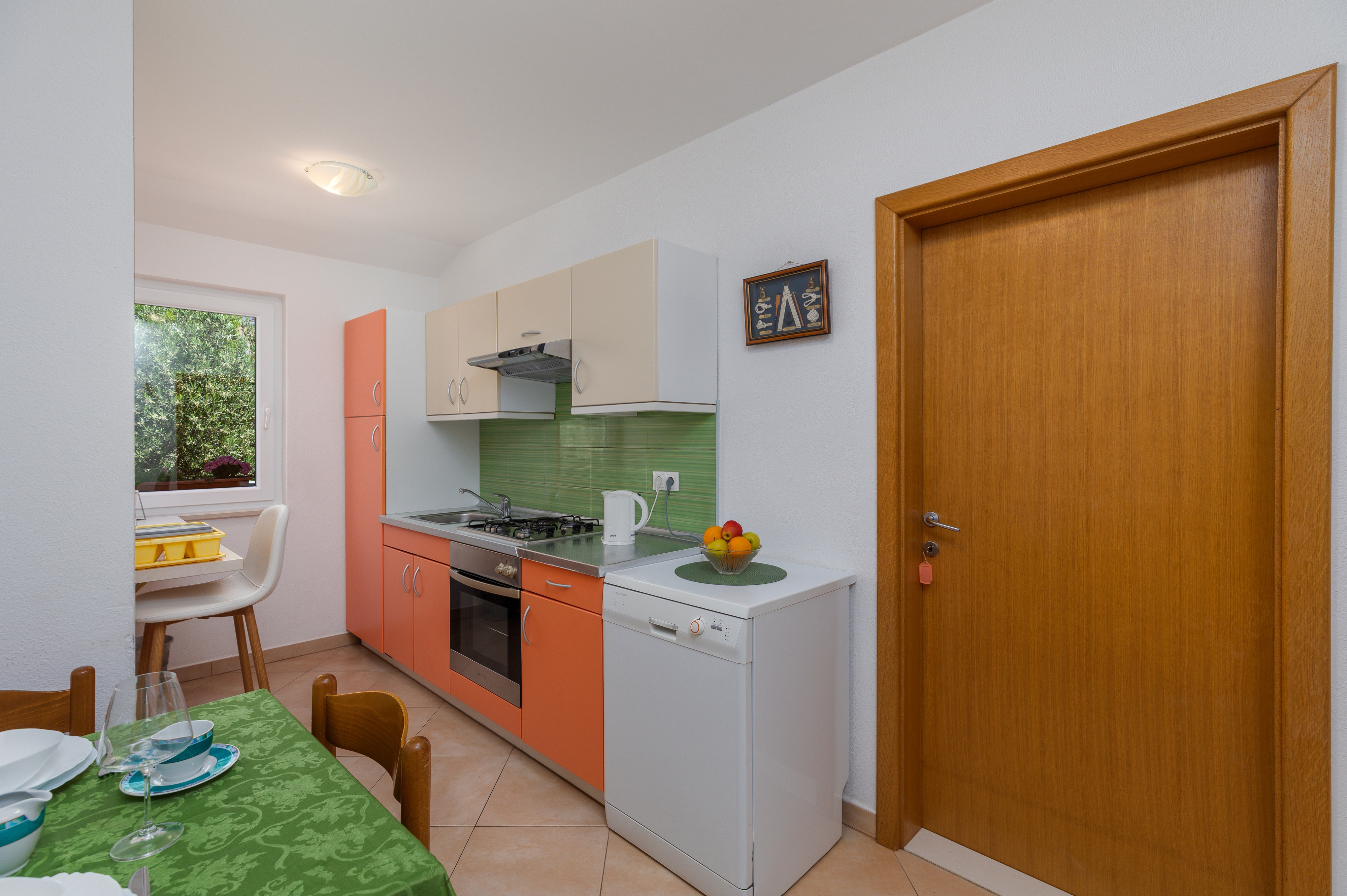 Two bedroom apartment with terrace and sea view Brela, Makarska  A-b